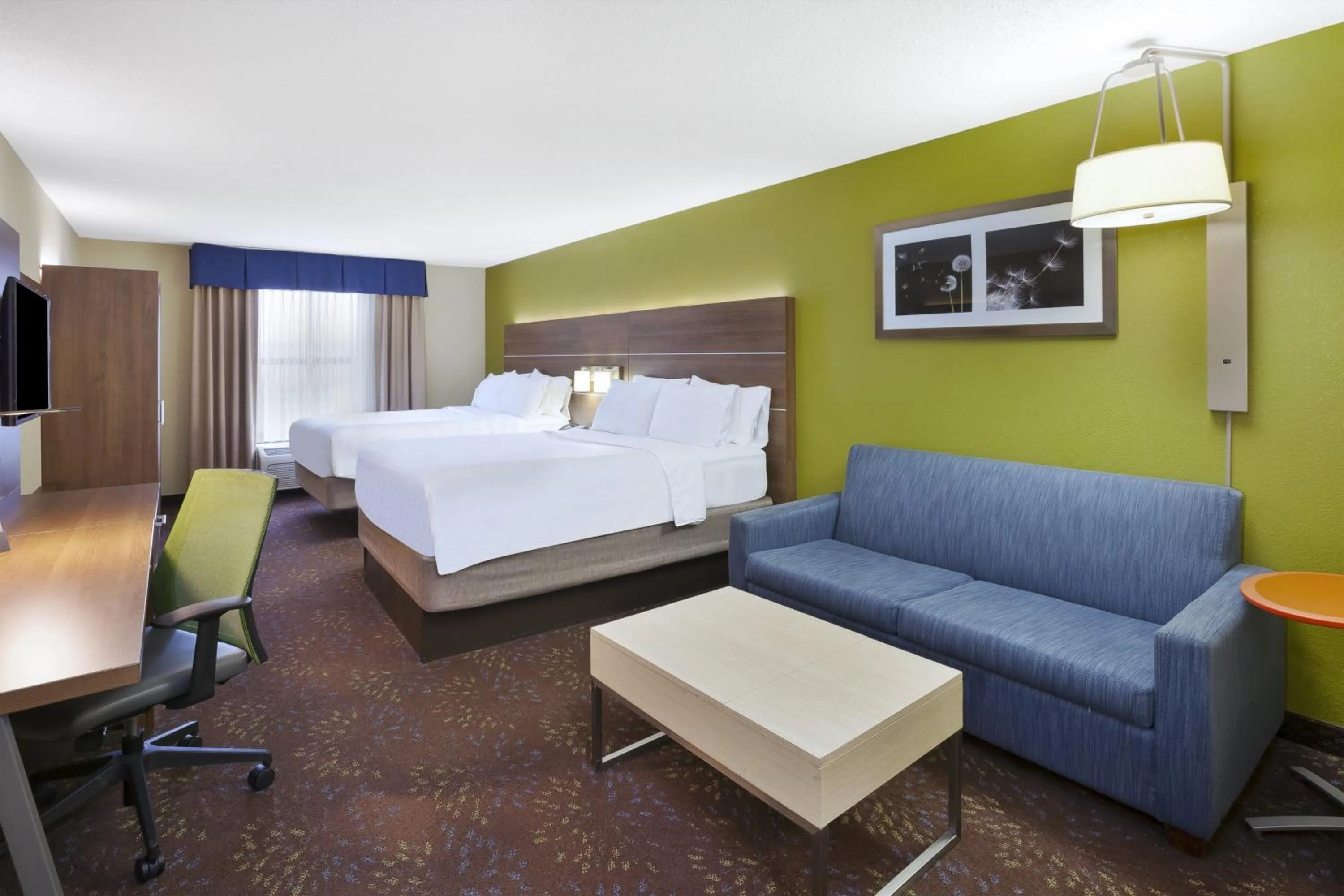 Standard Queen Room with Two Queen Beds - Extra Floor Space in Holiday Inn Express Hotel & Suites Circleville by IHG