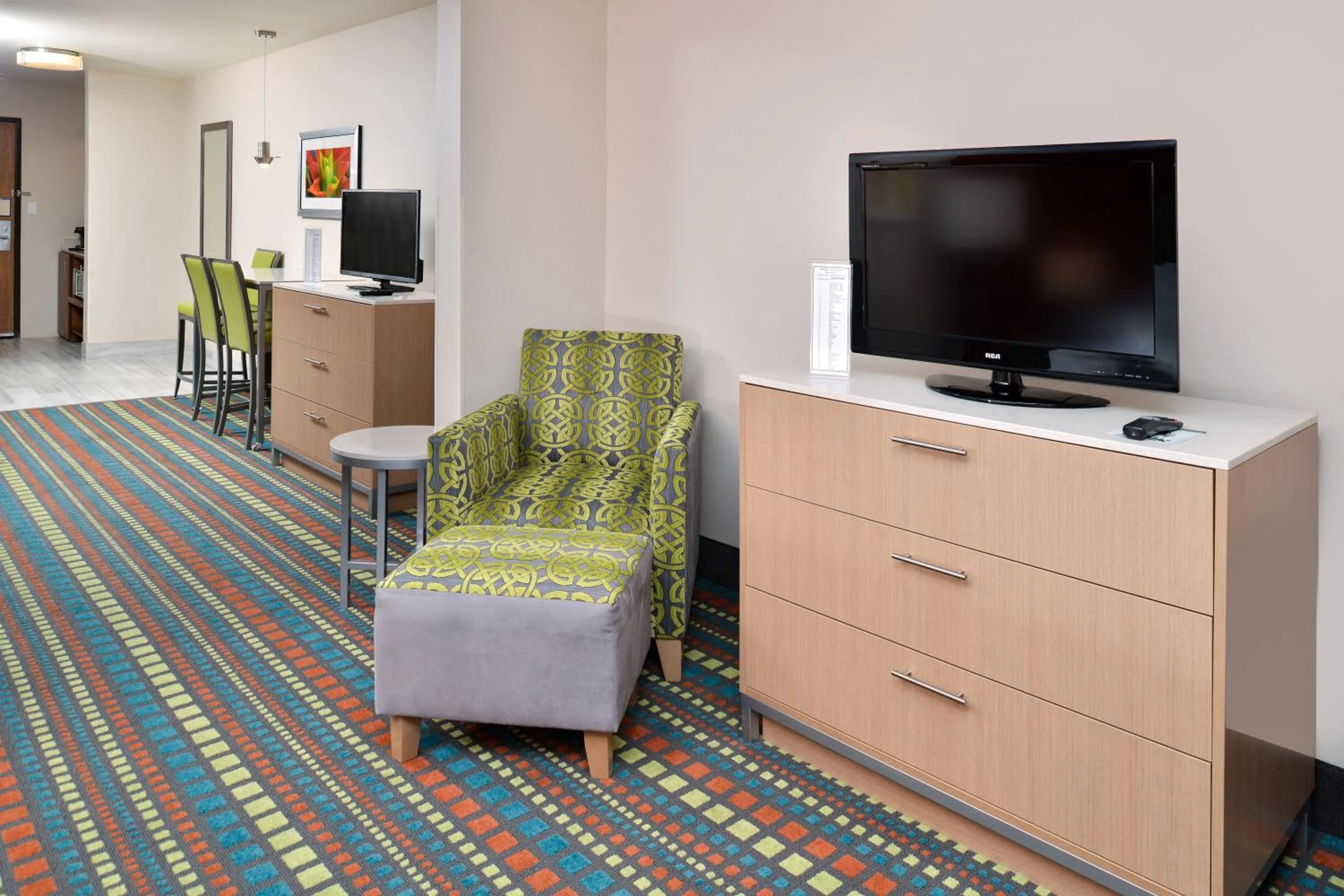 King Suite with Sofa Bed in Holiday Inn Express Albuquerque N - Bernalillo by IHG