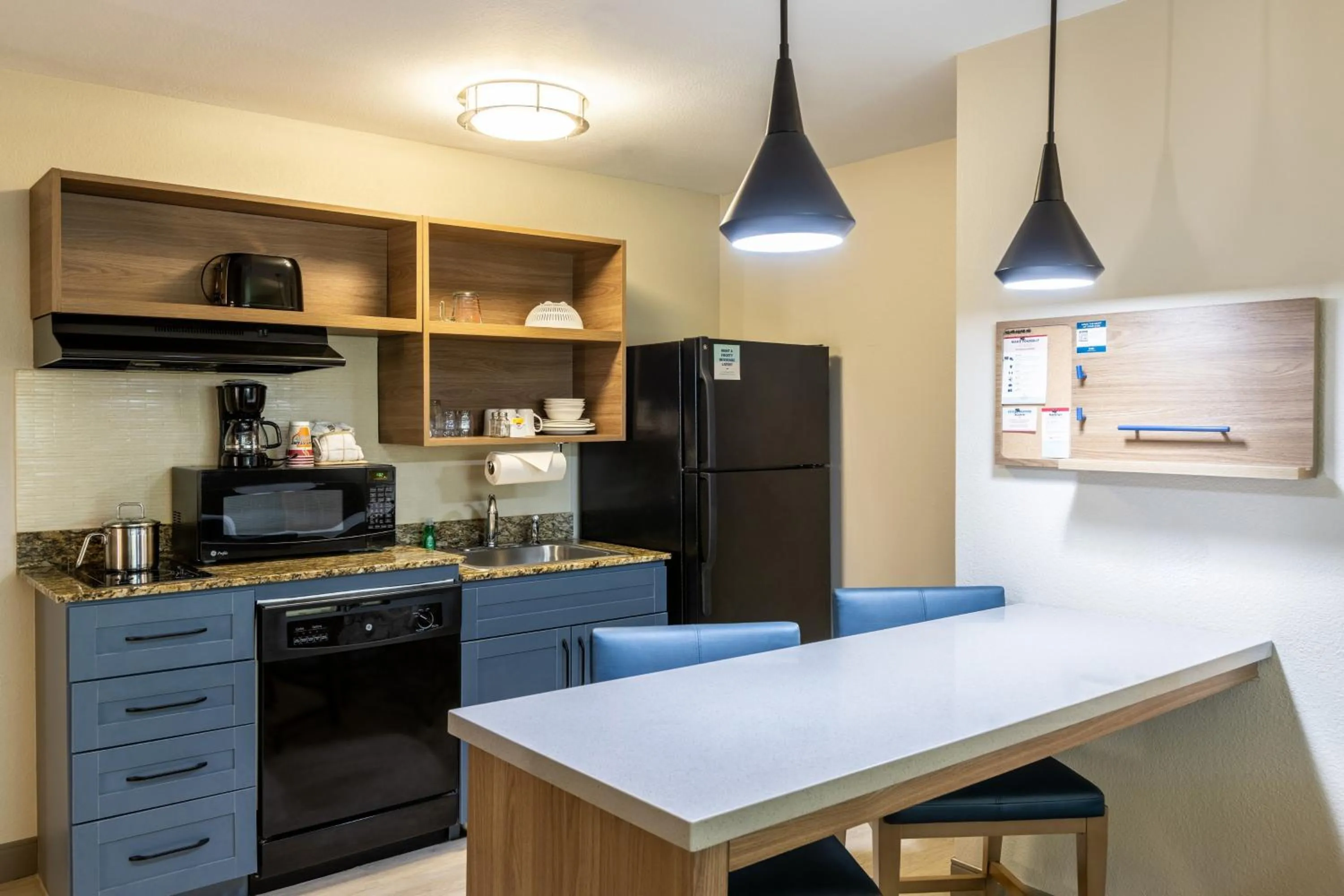 Queen Studio Suite - Mobility Access Roll in Shower/Non-Smoking in Candlewood Suites - Bluffton-Hilton Head by IHG