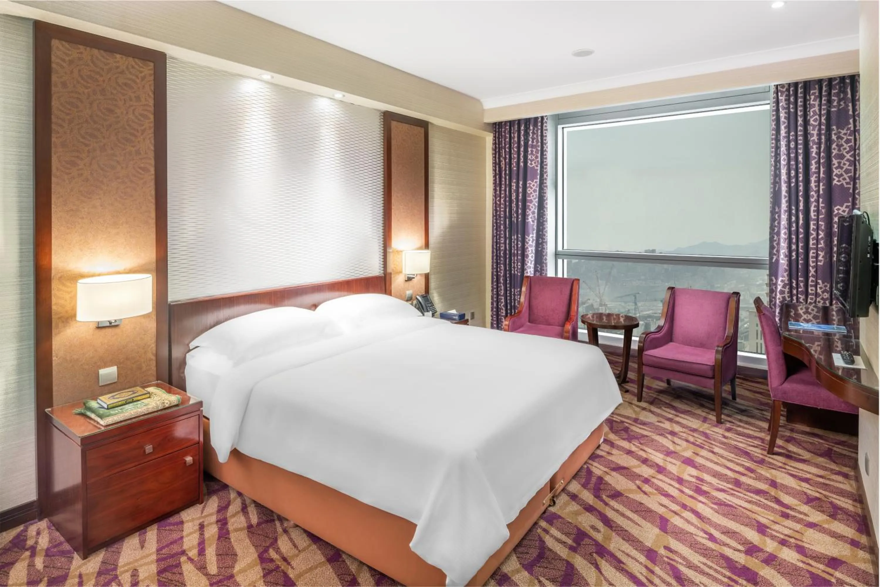 Spacious One Bedroom Suite in Al Marwa Rayhaan by Rotana - Makkah