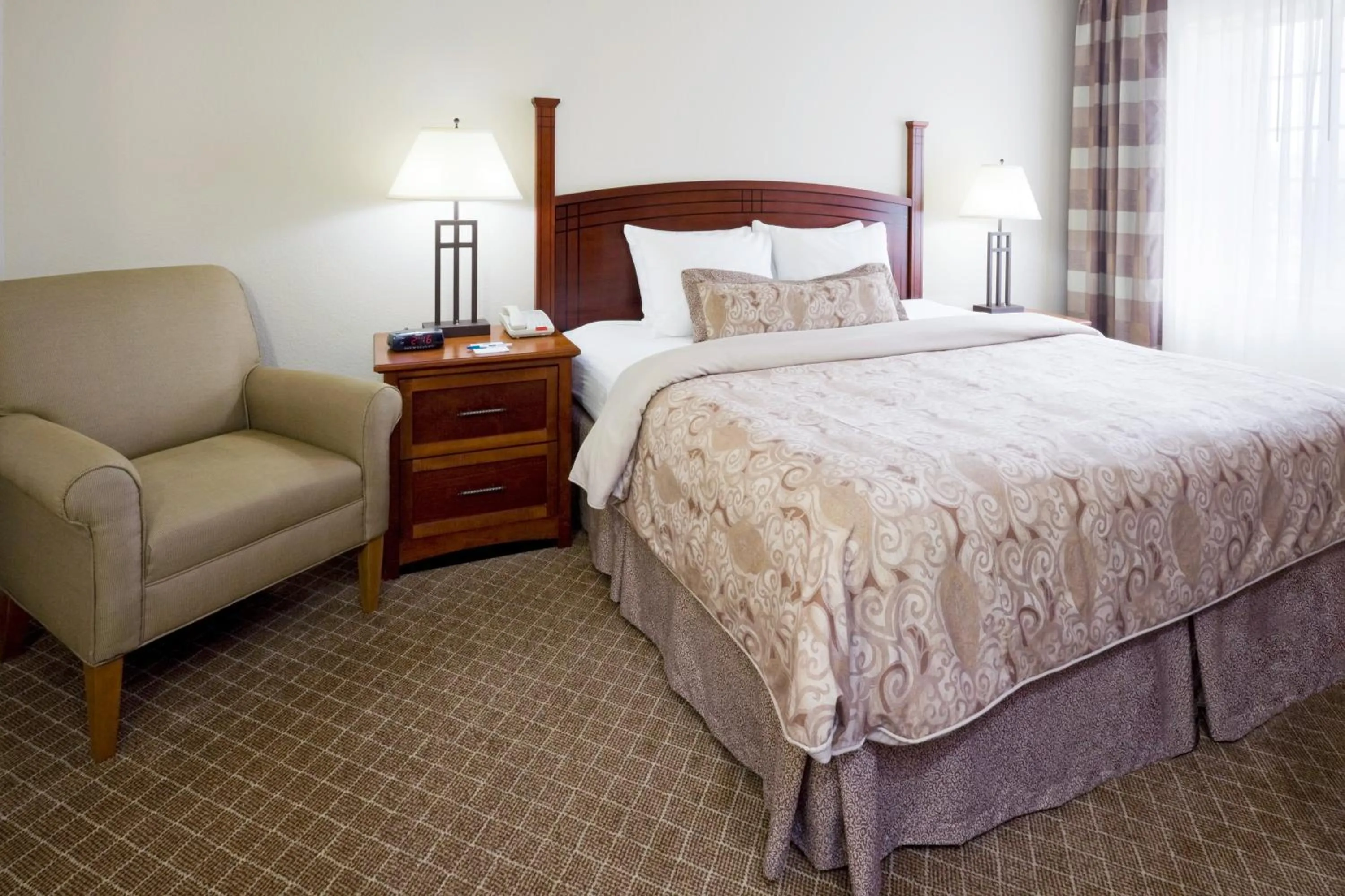 One-Bedroom King Suite - Communications Accessible in Staybridge Suites Cranbury - South Brunswick by IHG