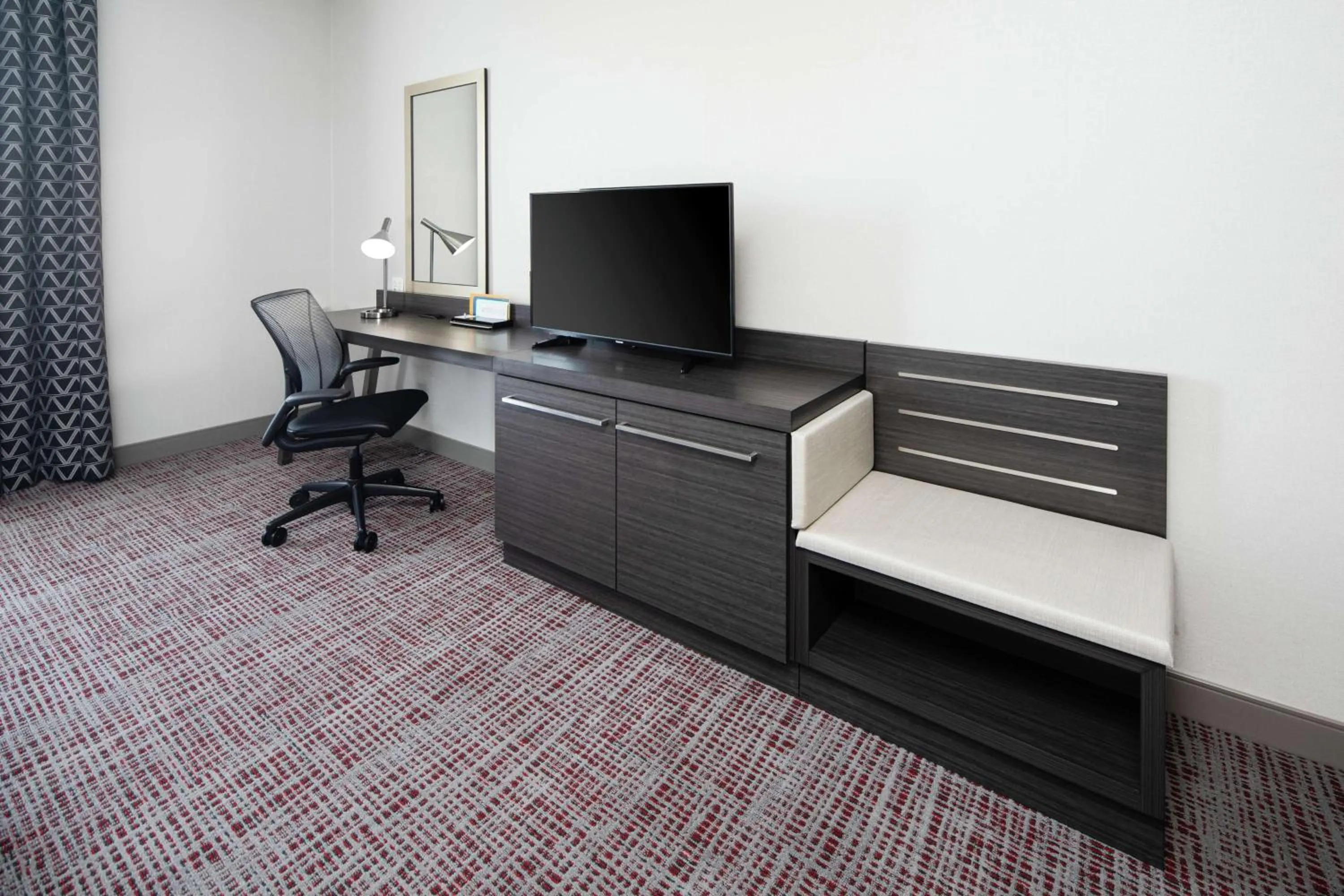 King Room with Accessible Tub - Mobility Access in Hilton Garden Inn Irvine Spectrum Lake Forest