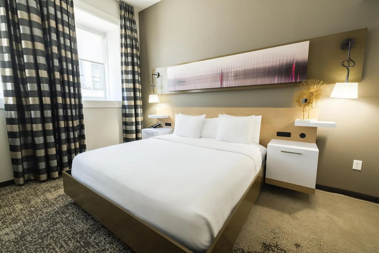 King Suite in voco Hotel Napoleon Memphis by IHG