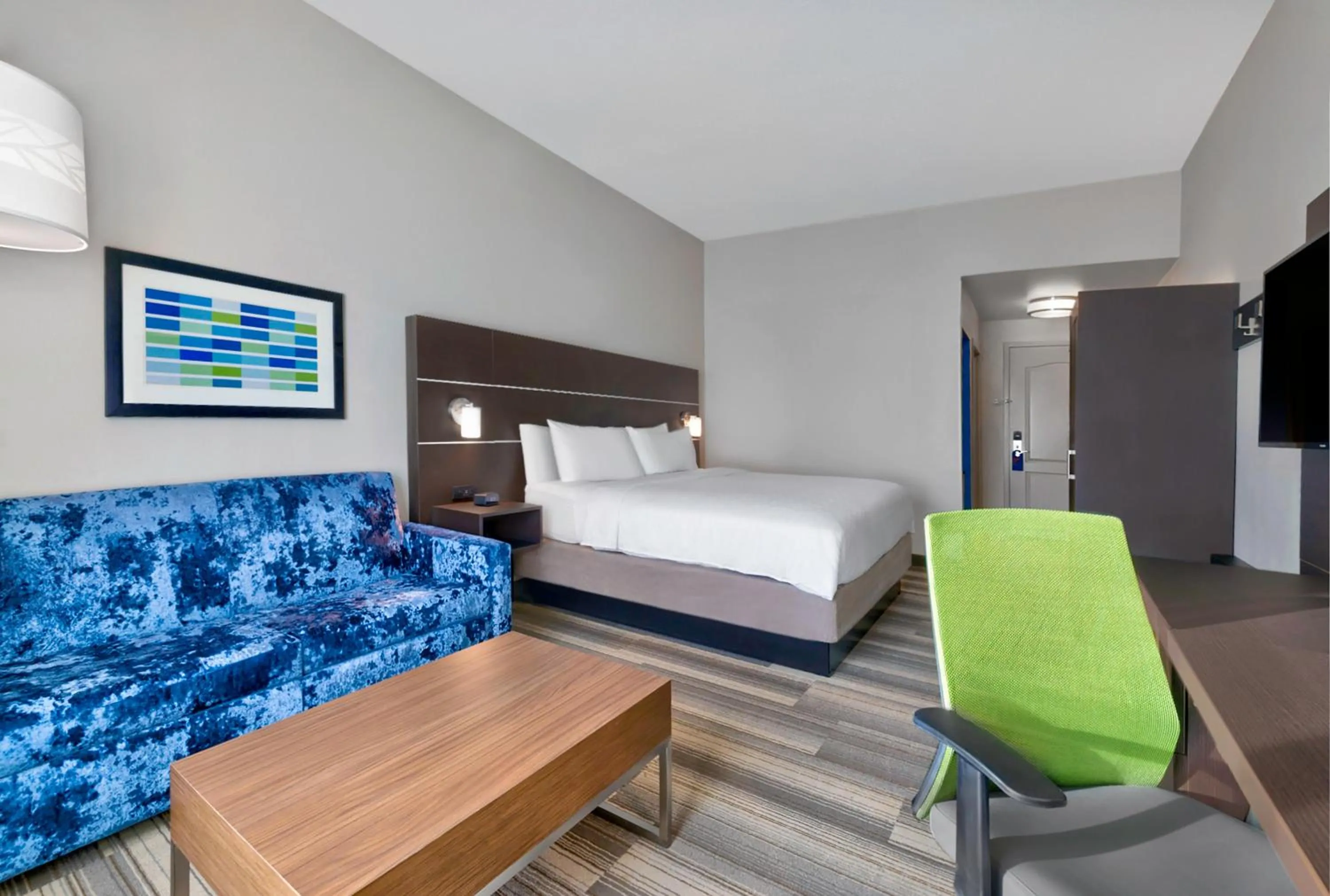 Standard King Room with Sofa Bed in Holiday Inn Express Hotel & Suites Kansas City - Grandview by IHG