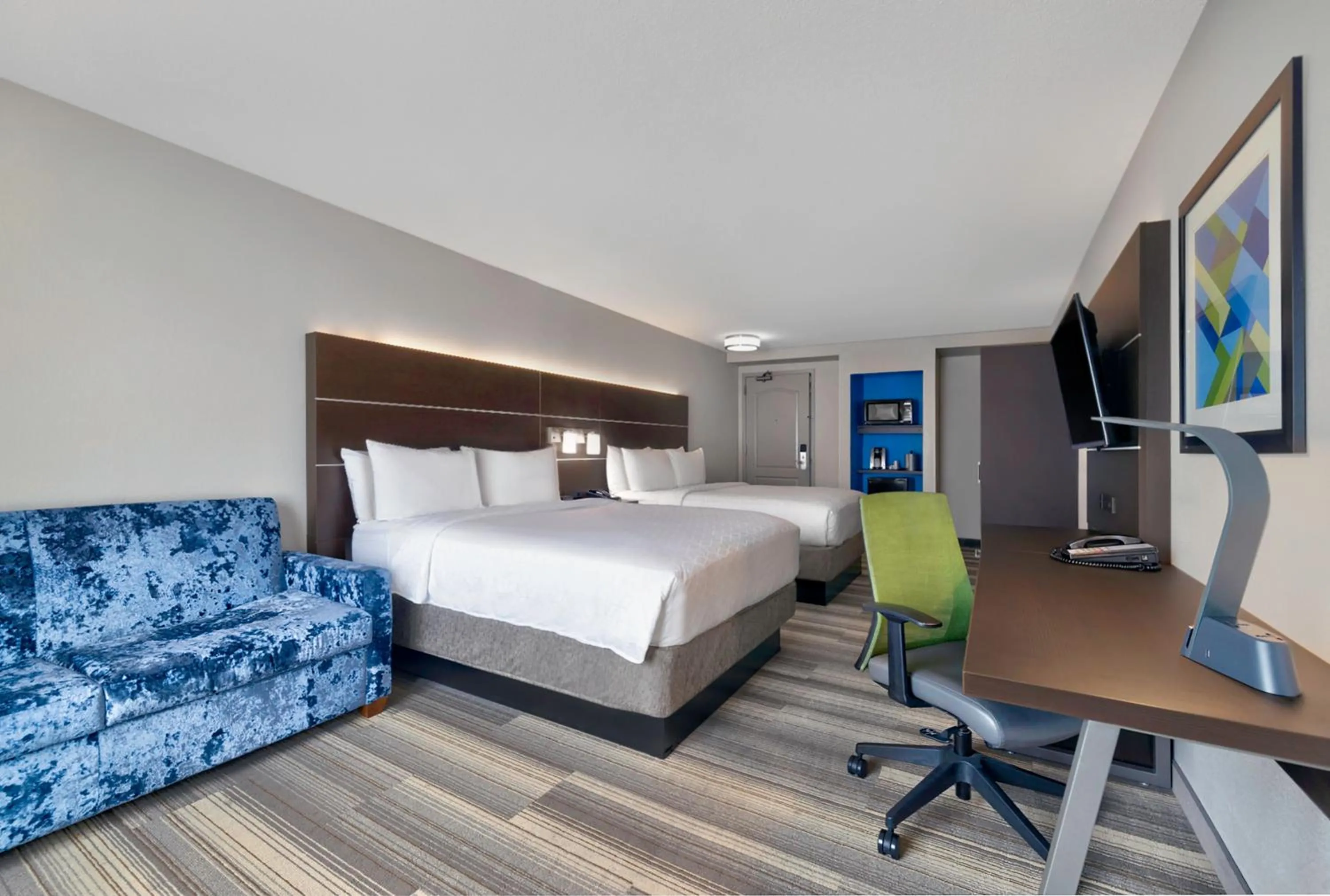 Queen Suite with Two Queen Beds and Additional Living Area in Holiday Inn Express Hotel & Suites Kansas City - Grandview by IHG