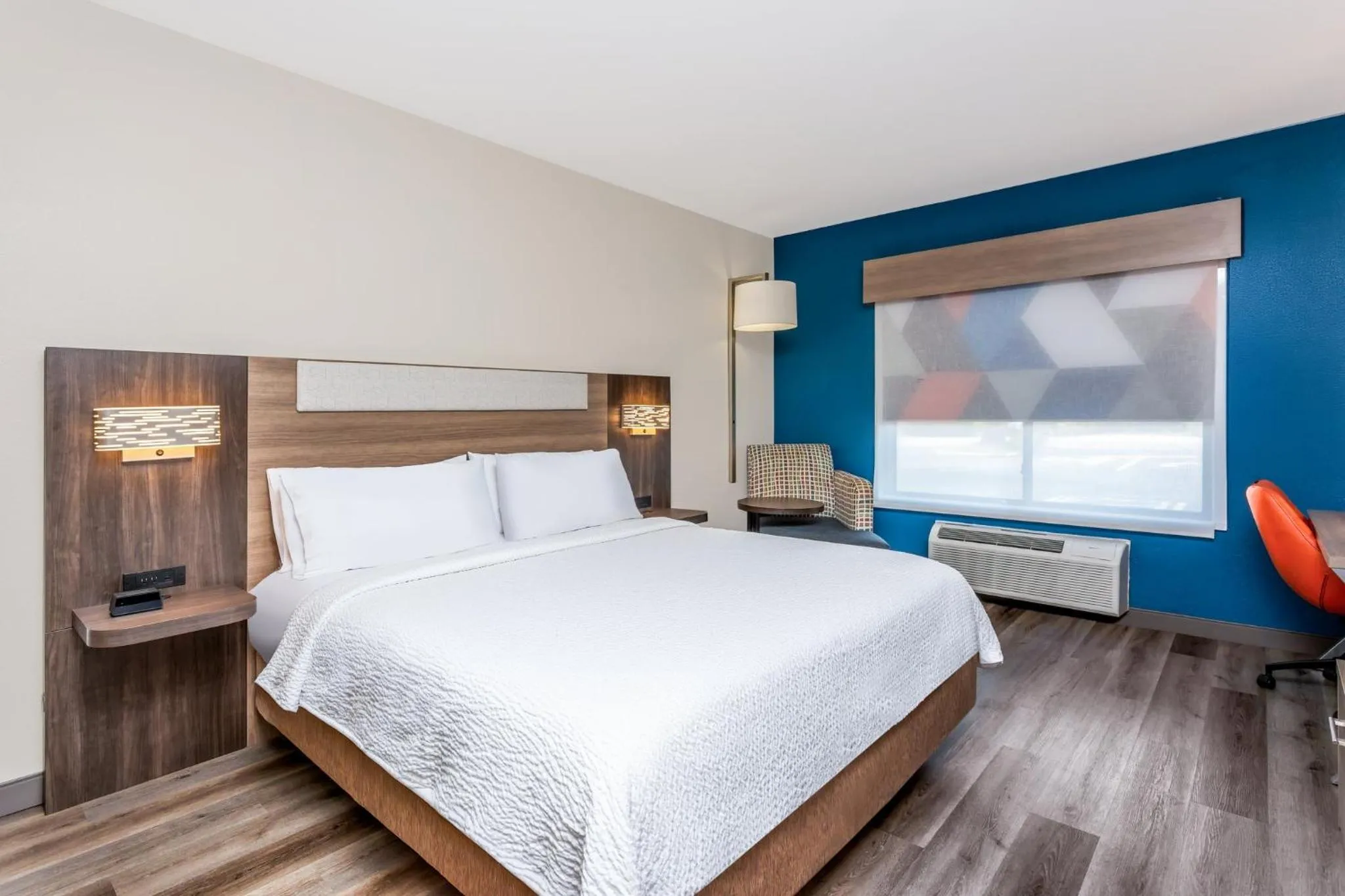 Standard King Room in Holiday Inn Express Hotel & Suites Jacksonville-Blount Island by IHG