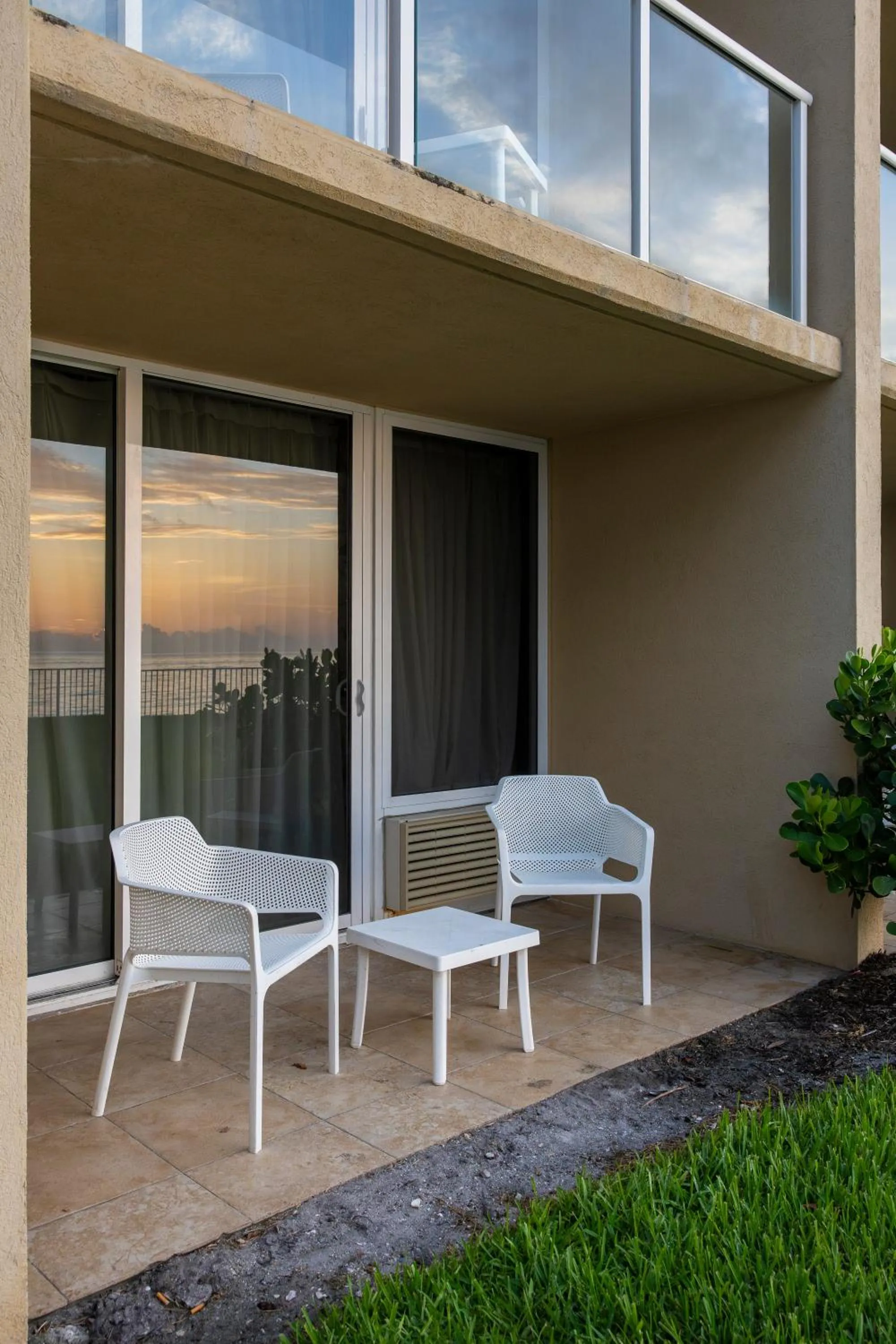 King Suite with Ocean View in Ocean Breeze Inn Vero Beach