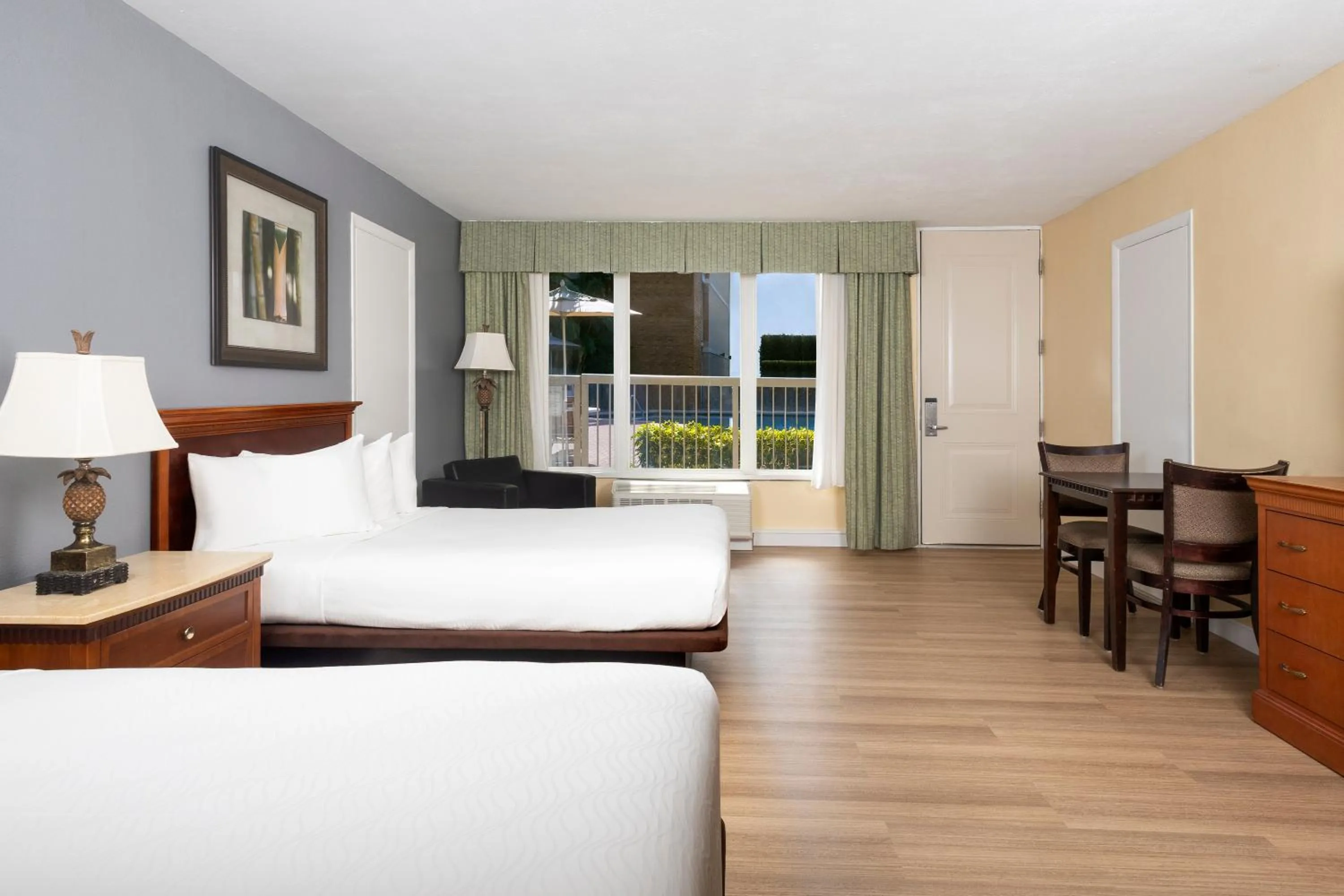 Queen Studio in Ocean Breeze Inn Vero Beach