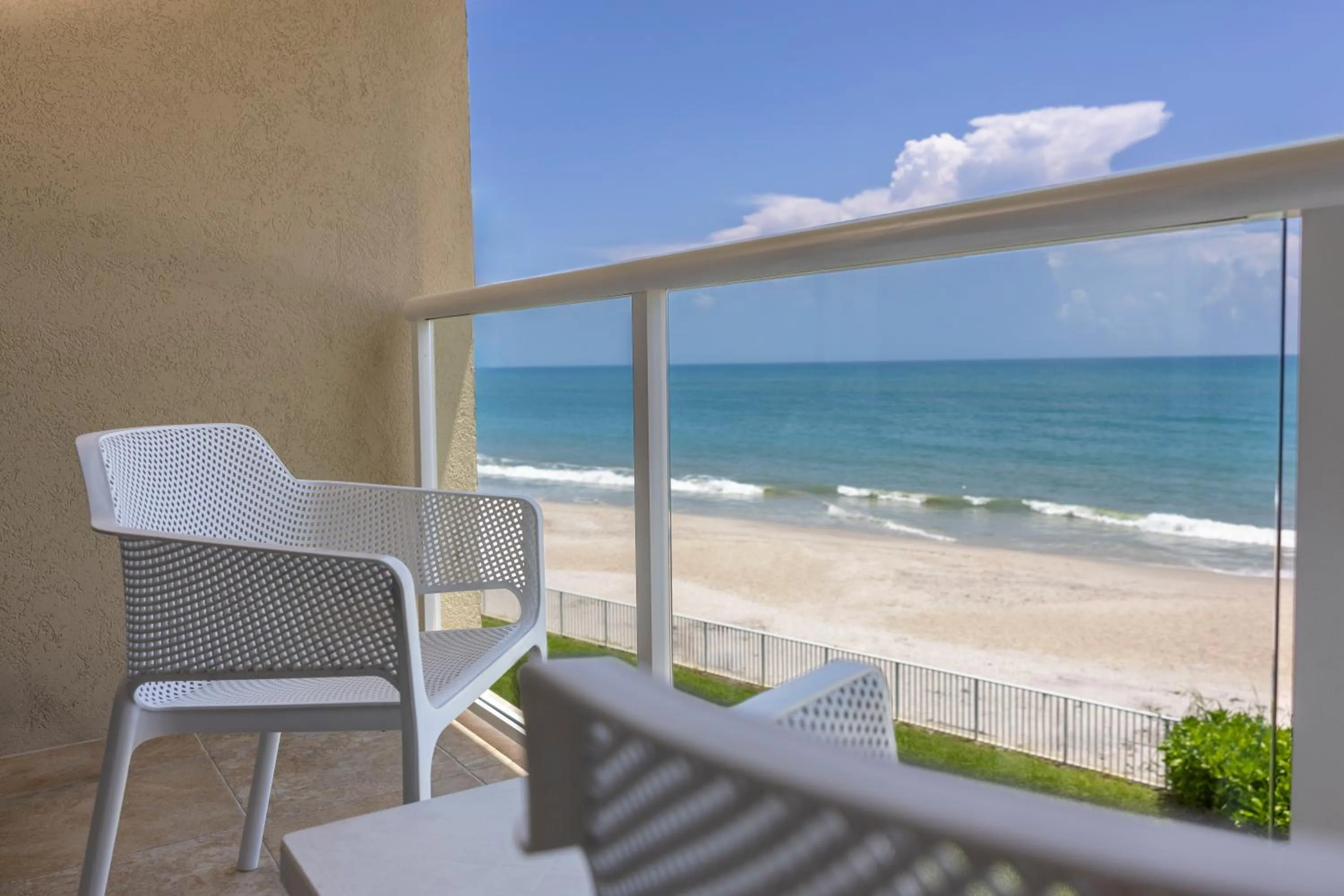 Queen Room with Sea View in Ocean Breeze Inn Vero Beach