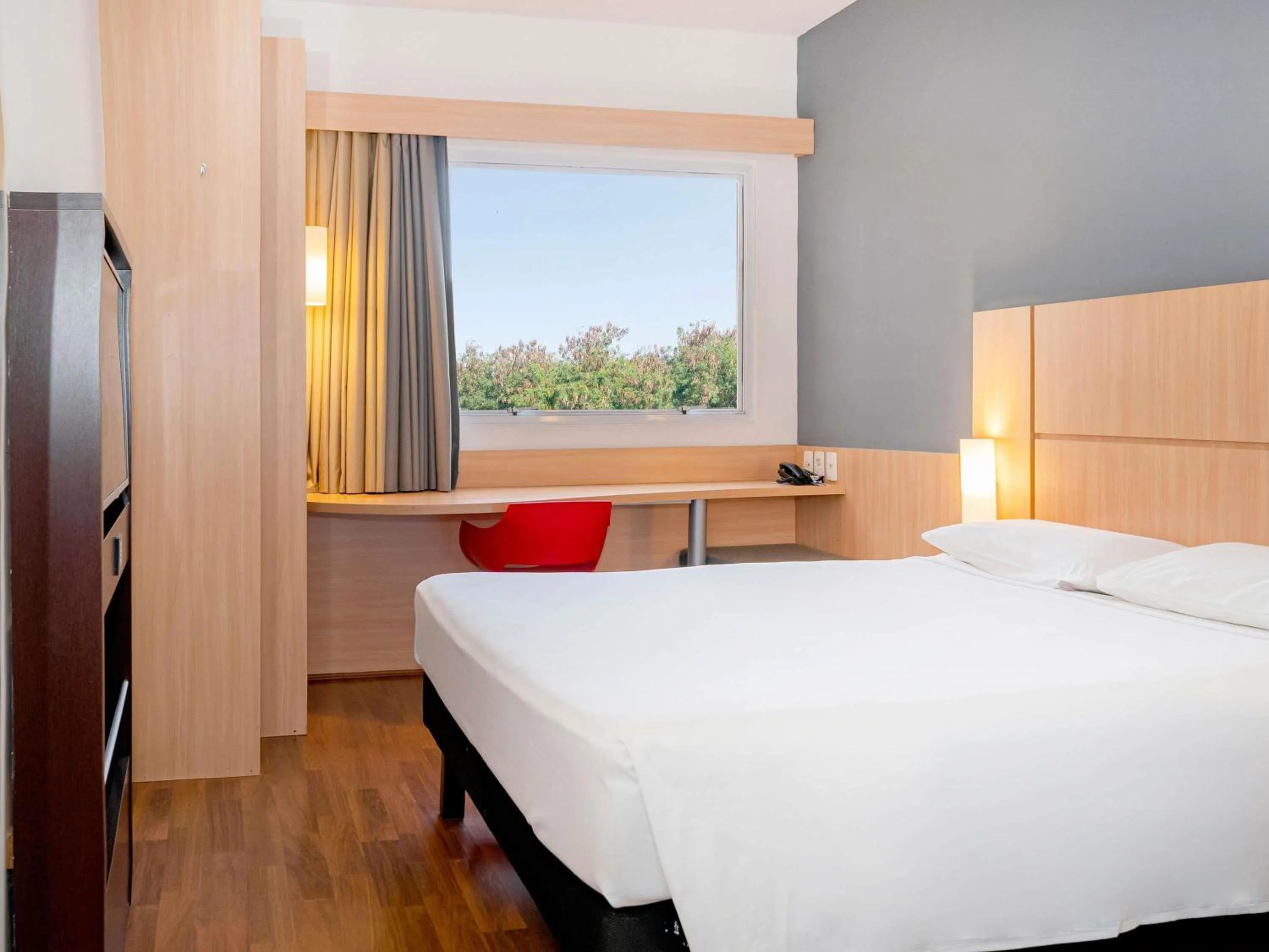 Standard Double Room in ibis Piracicaba