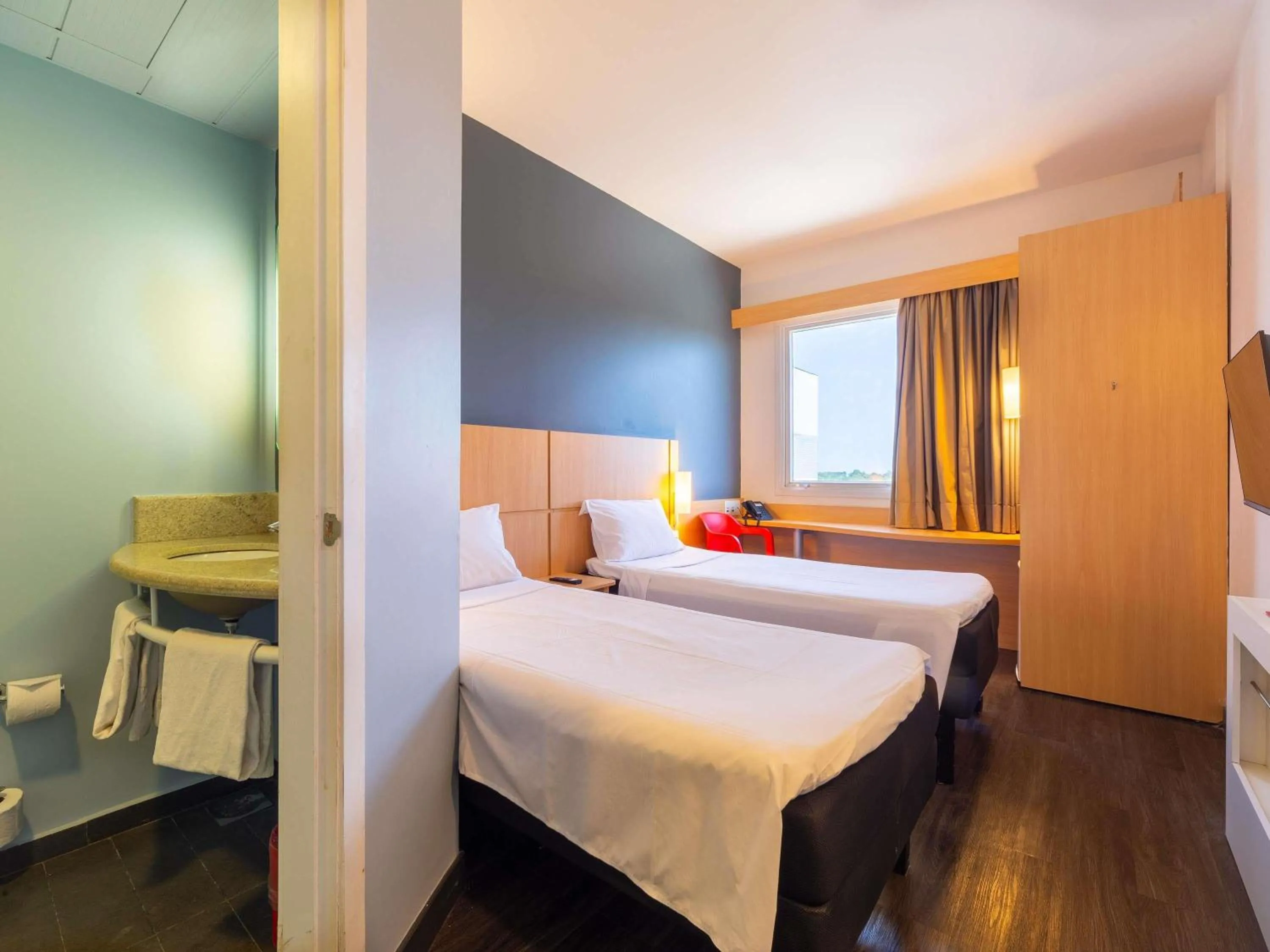 Standard Twin Room in ibis Manaus Aeroporto