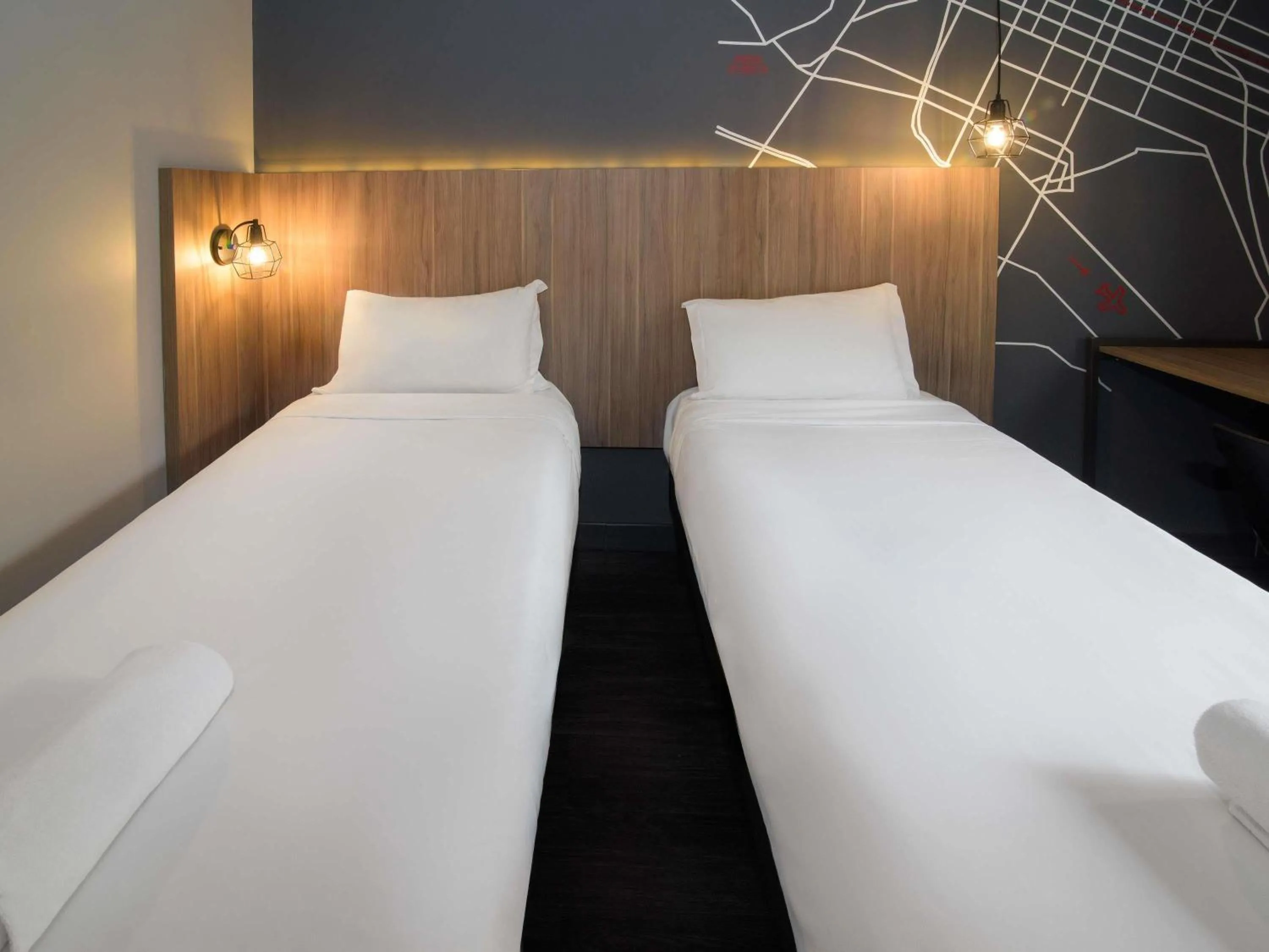 Standard Apartment with Two Single Beds - single occupancy in ibis Curitiba Batel