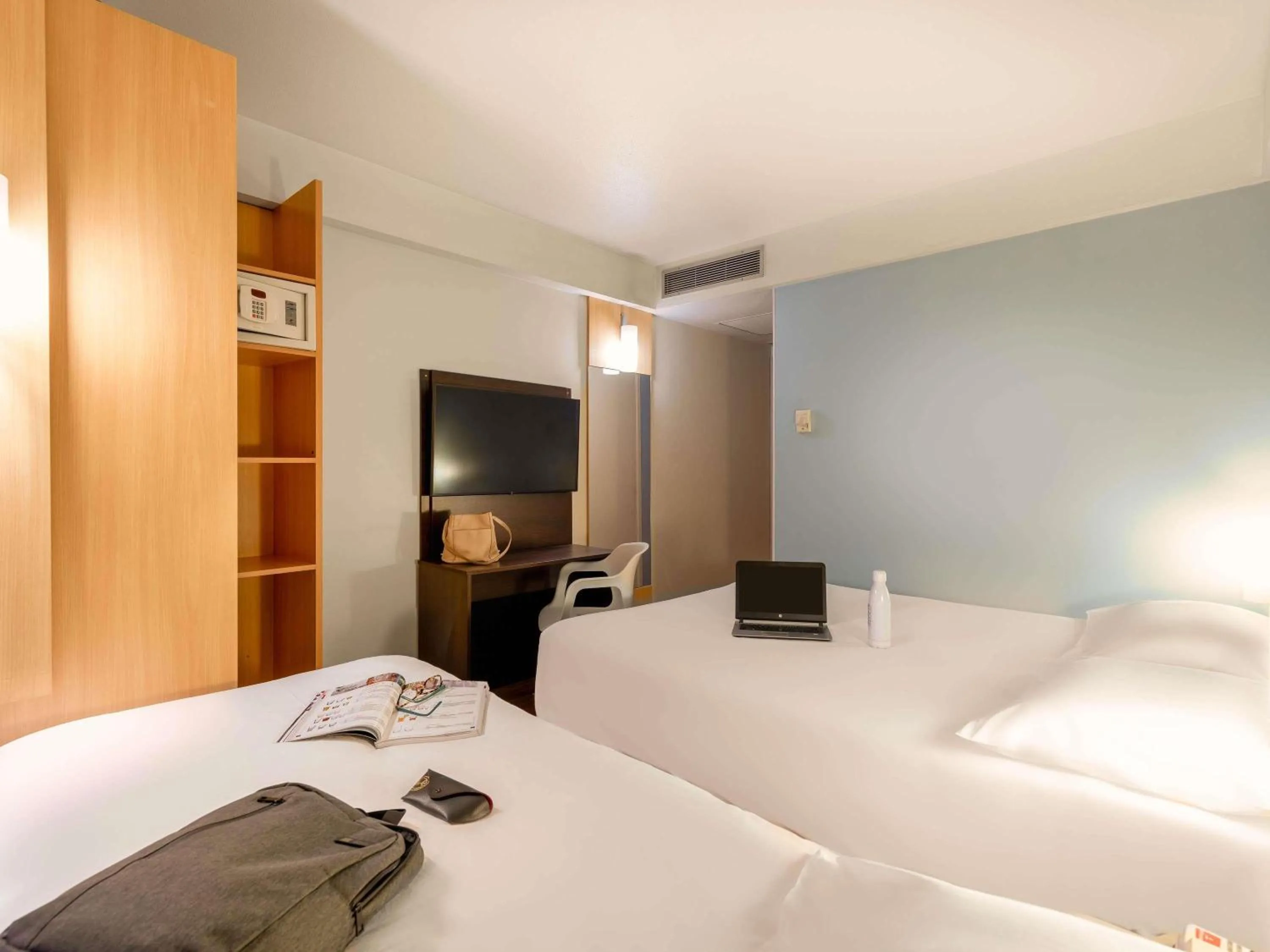 Standard Room with One Double Bed and One Single Bed in ibis Sao Paulo Paulista