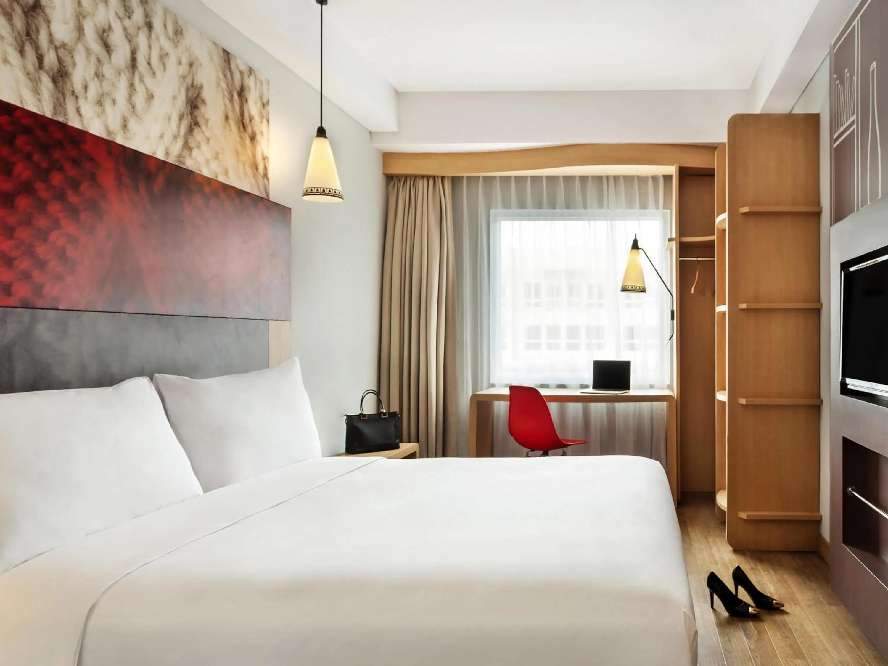 Superior King Room in ibis Yogyakarta Adi Sucipto