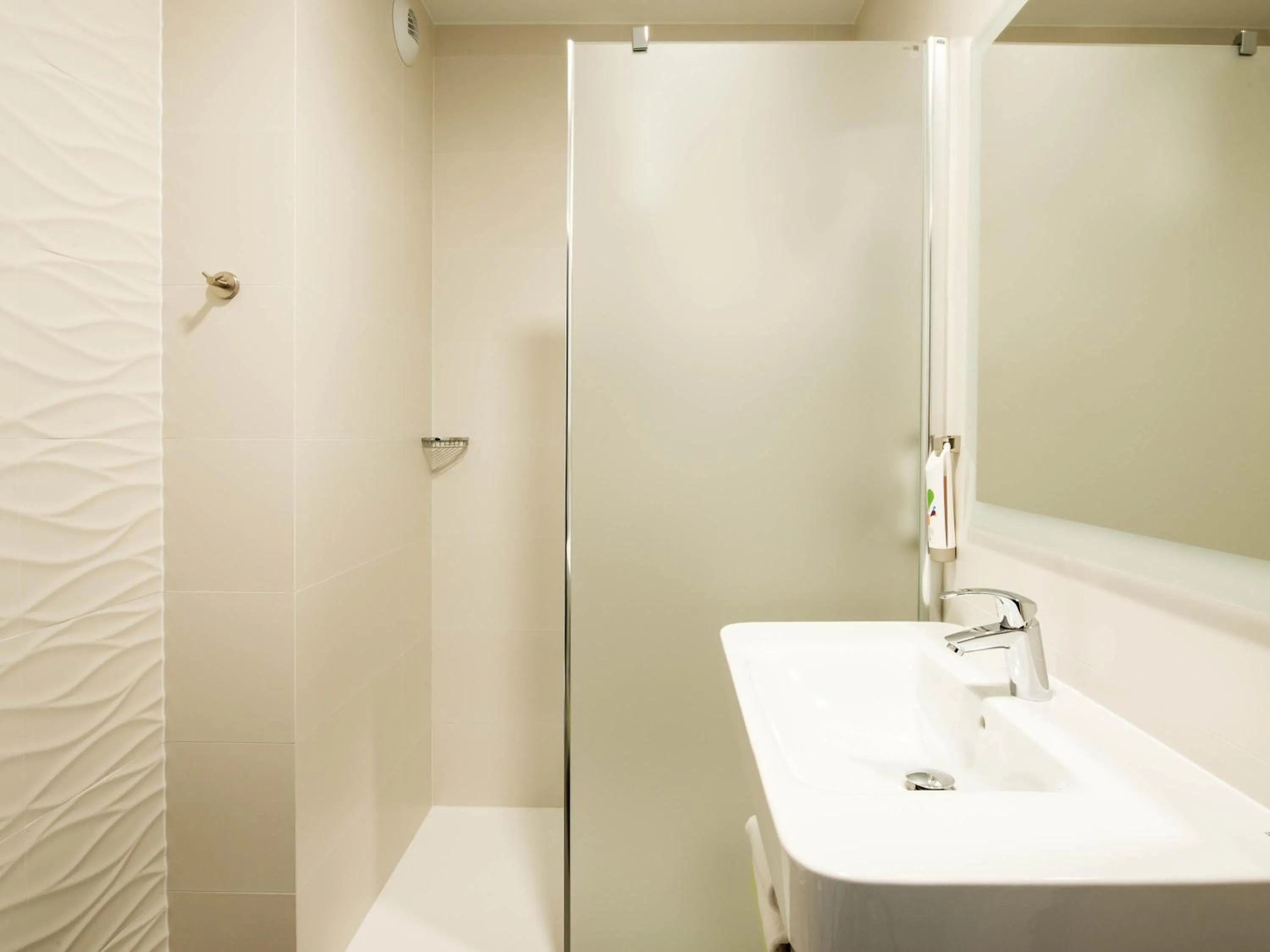 Standard Twin Room - single occupancy in ibis Styles Siedlce