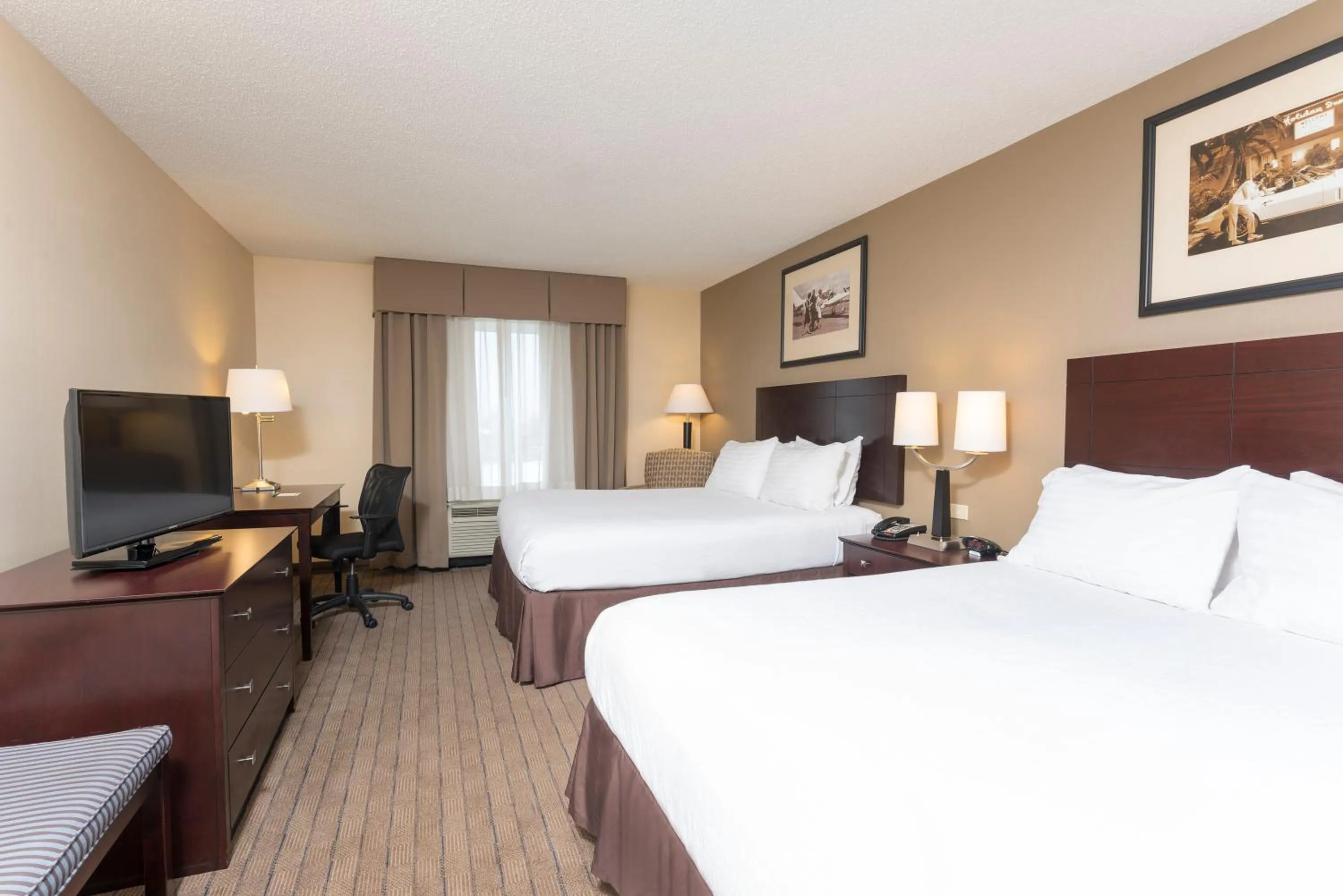 Standard Room with Two Queen Beds in Holiday Inn Aurora North - Naperville by IHG