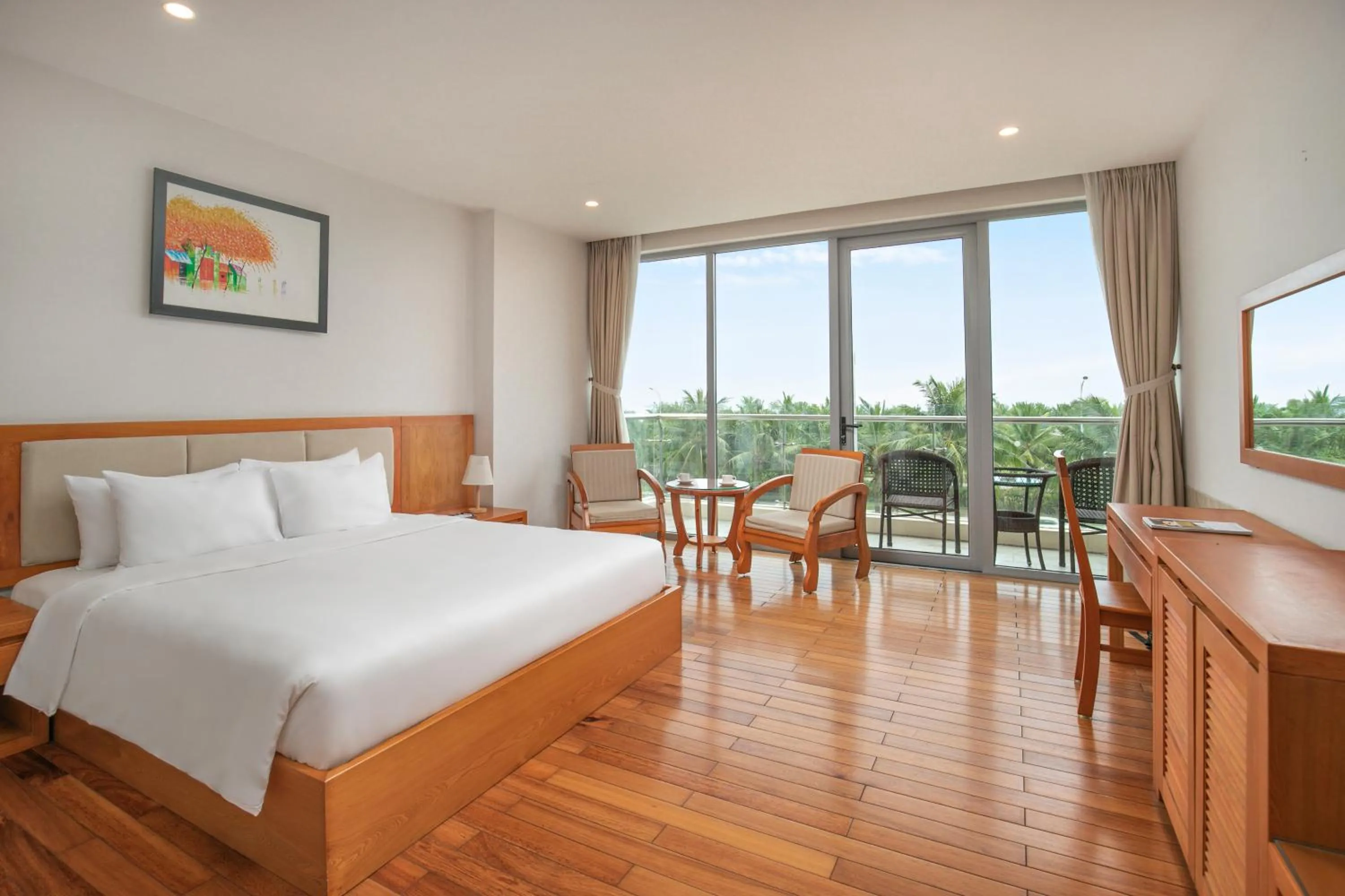 Junior Suite with Balcony and Bathtub in Sekong Hotel Da Nang