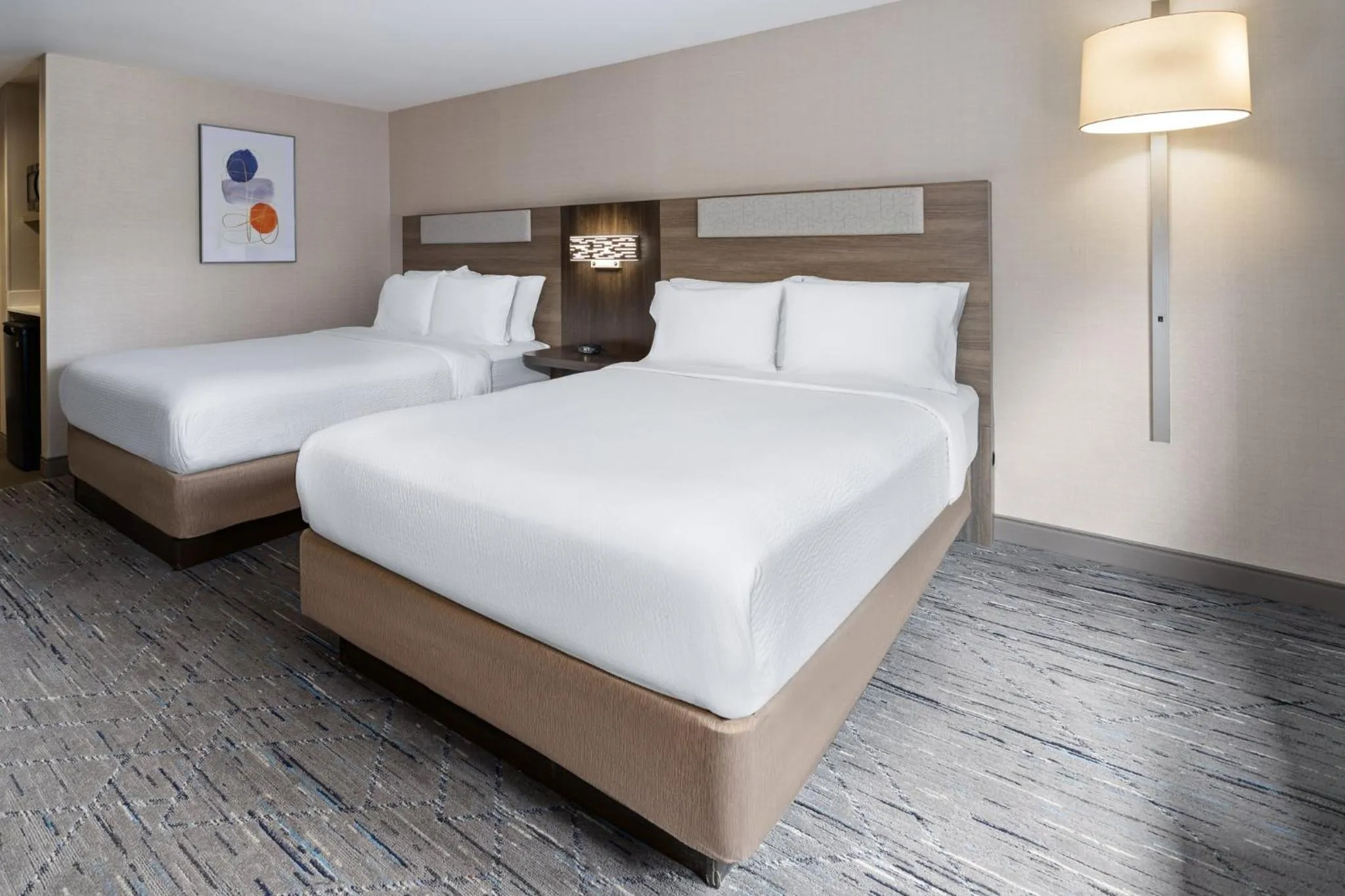 Standard Queen Room with Two Queen Beds and Mobility Accessible Tub in Holiday Inn Express Hotel & Suites Freeport by IHG