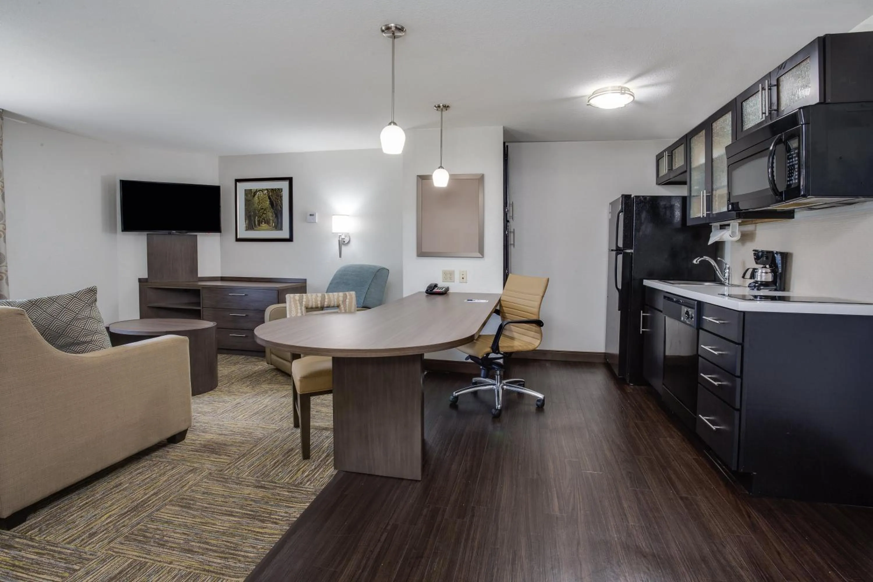 One-Bedroom Queen Suite in Candlewood Suites Fort Lauderdale Airport-Cruise by IHG
