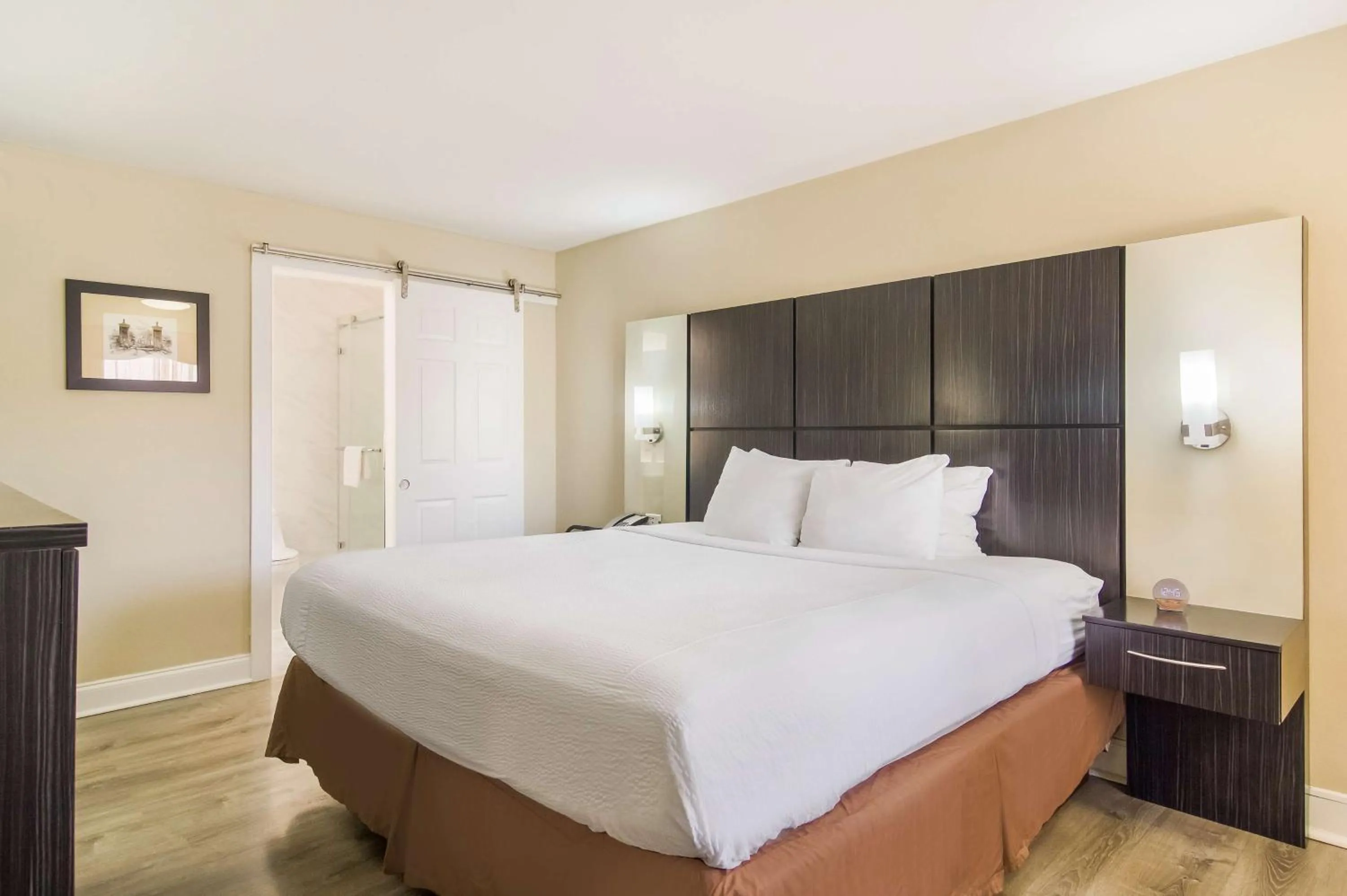 King Room - Non Smoking in Best Western Historic Bayfront