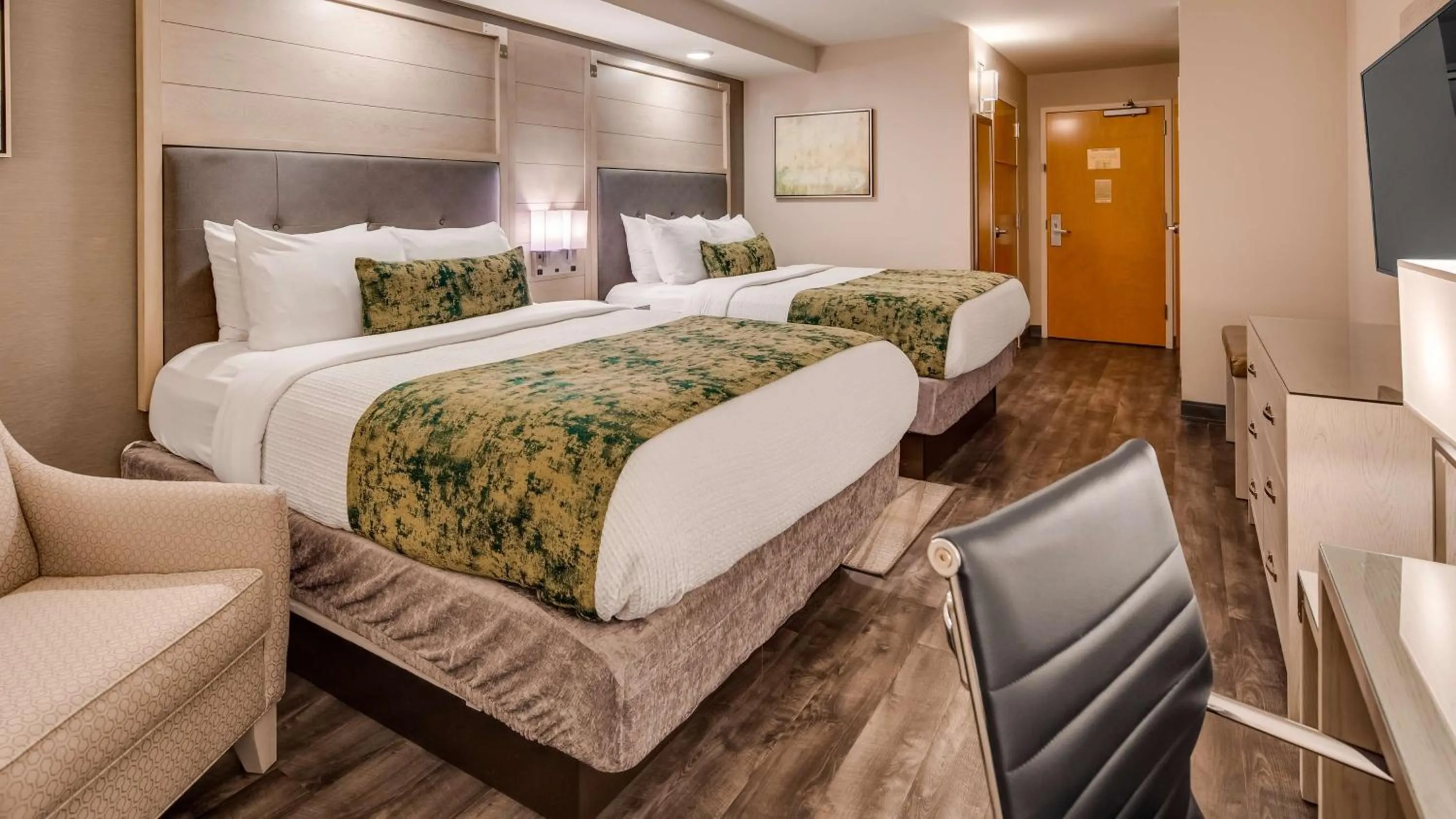 Queen Room with Two Queen Beds - Non-Smoking in Best Western Premier I-95 Savannah Airport/ Pooler West