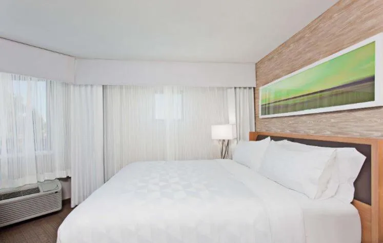 Standard King Room with Balcony in Holiday Inn Palmdale-Lancaster by IHG