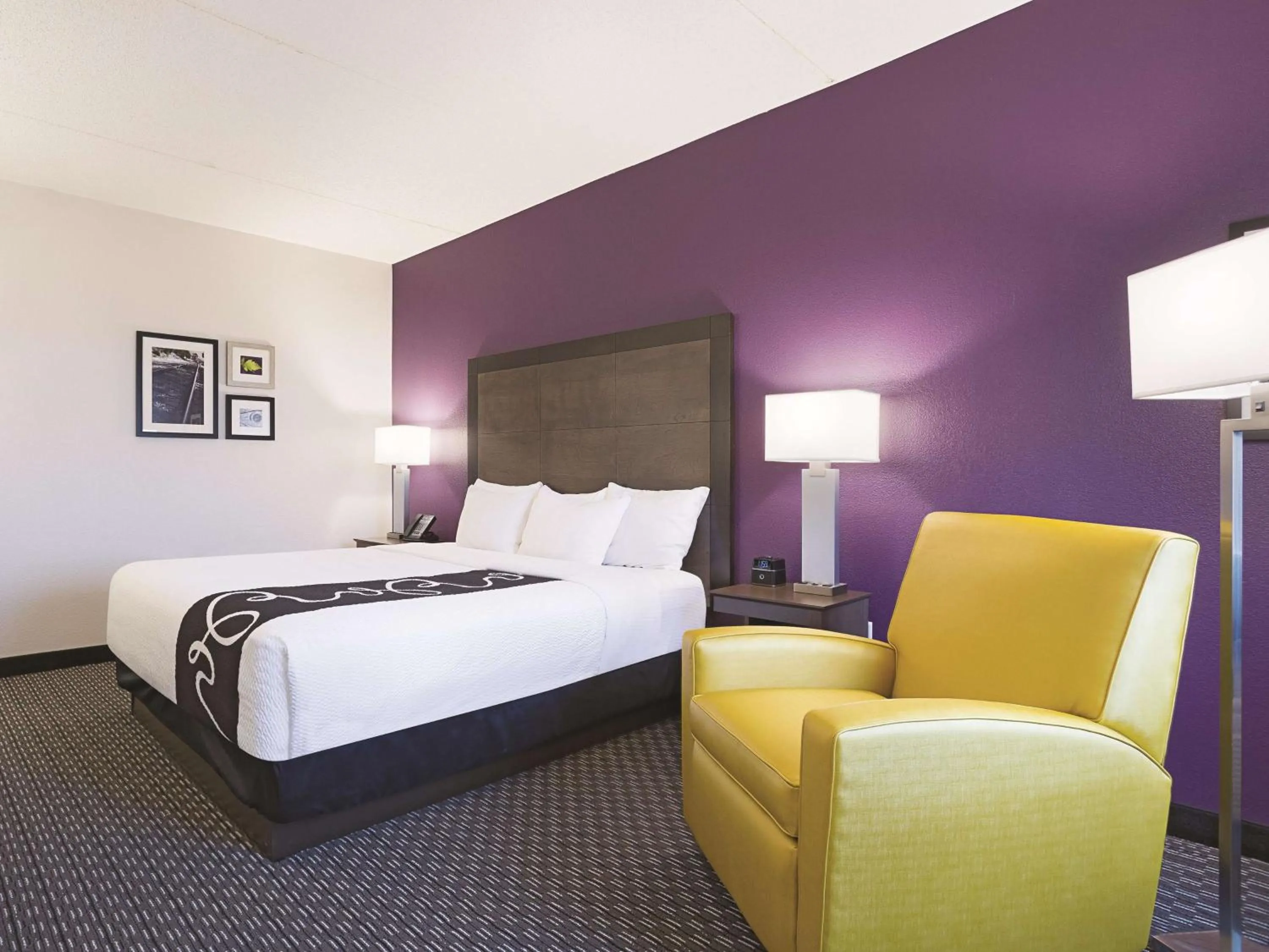 Deluxe King Room - Non-Smoking in La Quinta by Wyndham Myrtle Beach - N. Kings Hwy