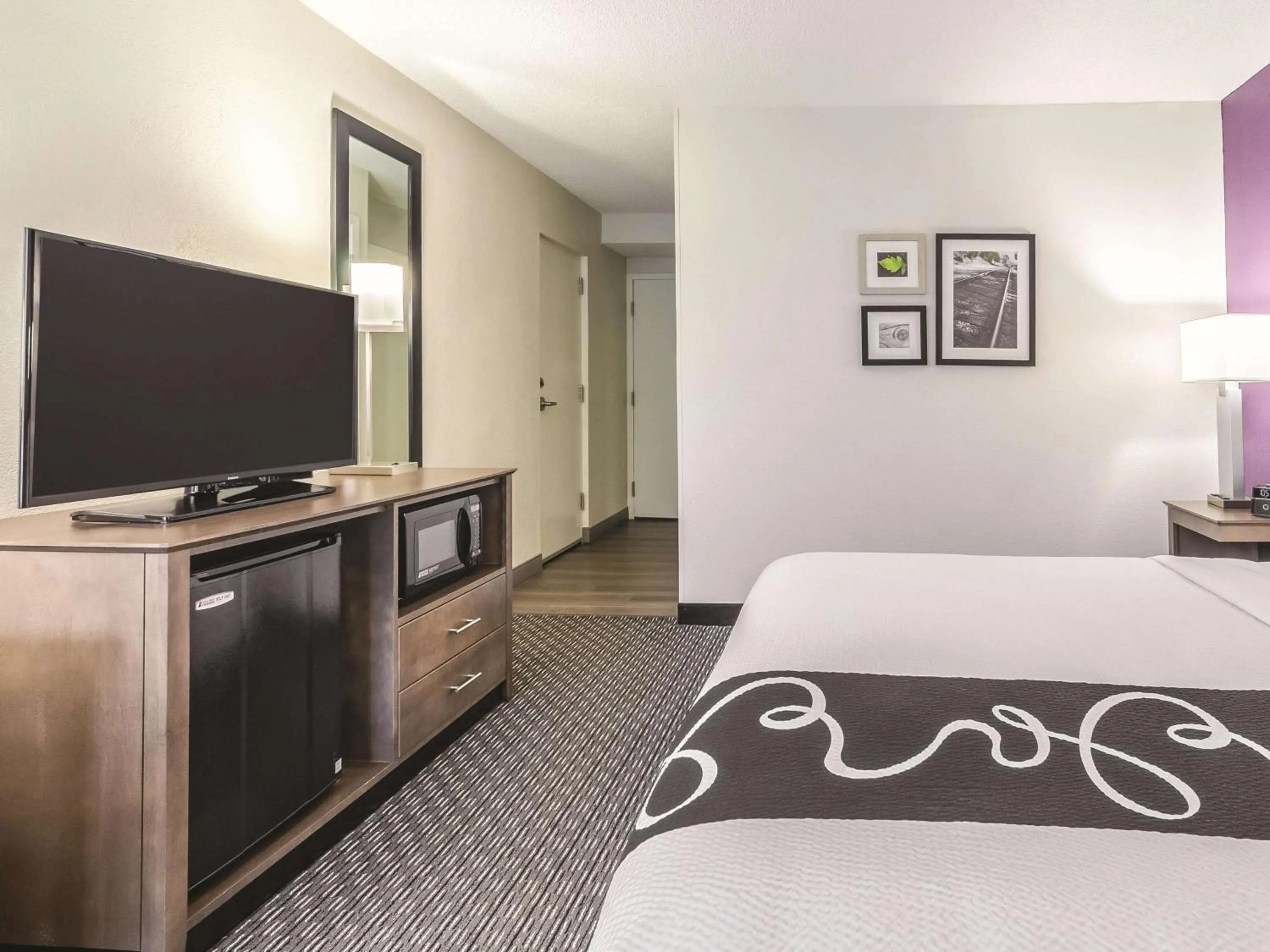 King Room - Mobility Access/Non-Smoking in La Quinta by Wyndham Myrtle Beach - N. Kings Hwy