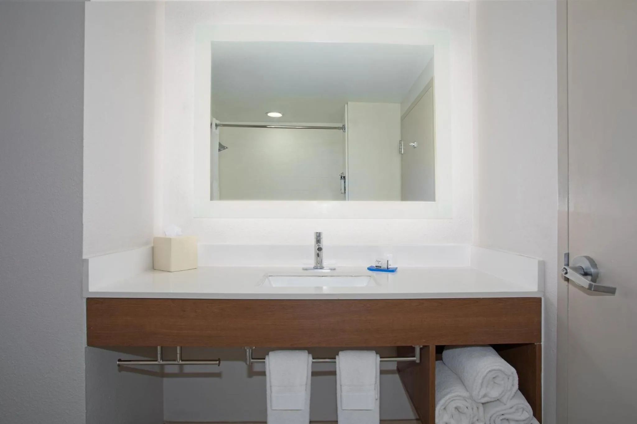 Standard King Room in Holiday Inn Express & Suites Tucson by IHG