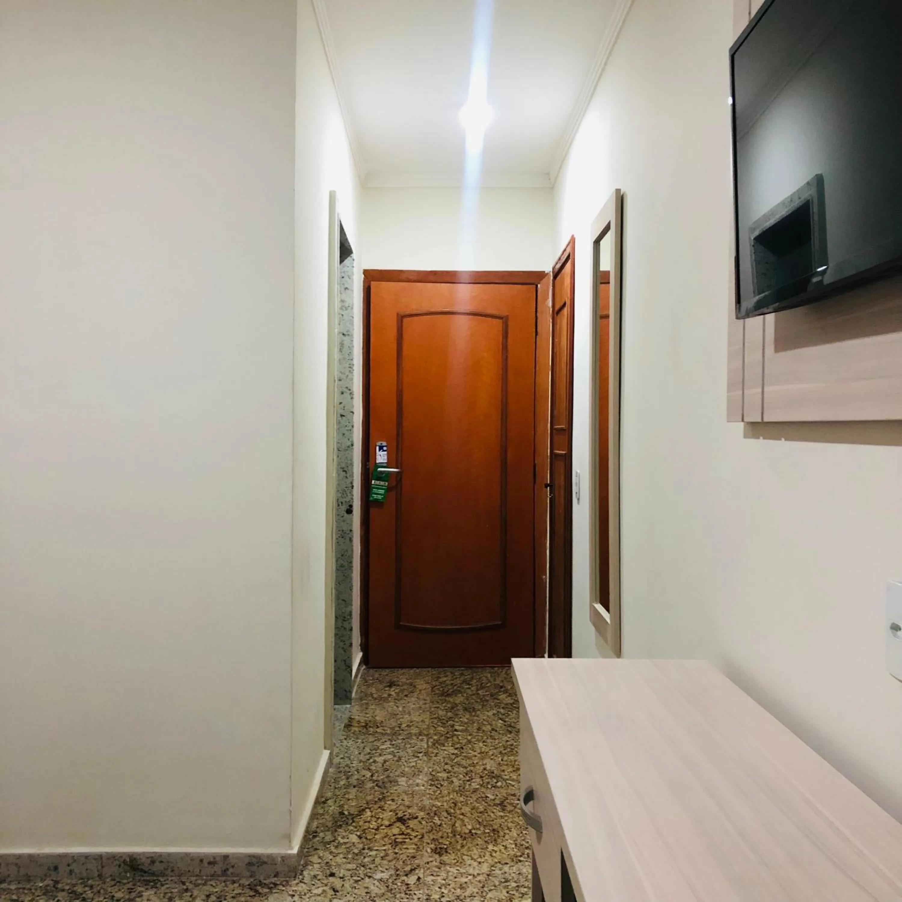 Quarto com 1 Cama de Casal Queen e 1 Cama de Solteiro in Hotel Golden Park Sorocaba & Convenções by Nacional Inn