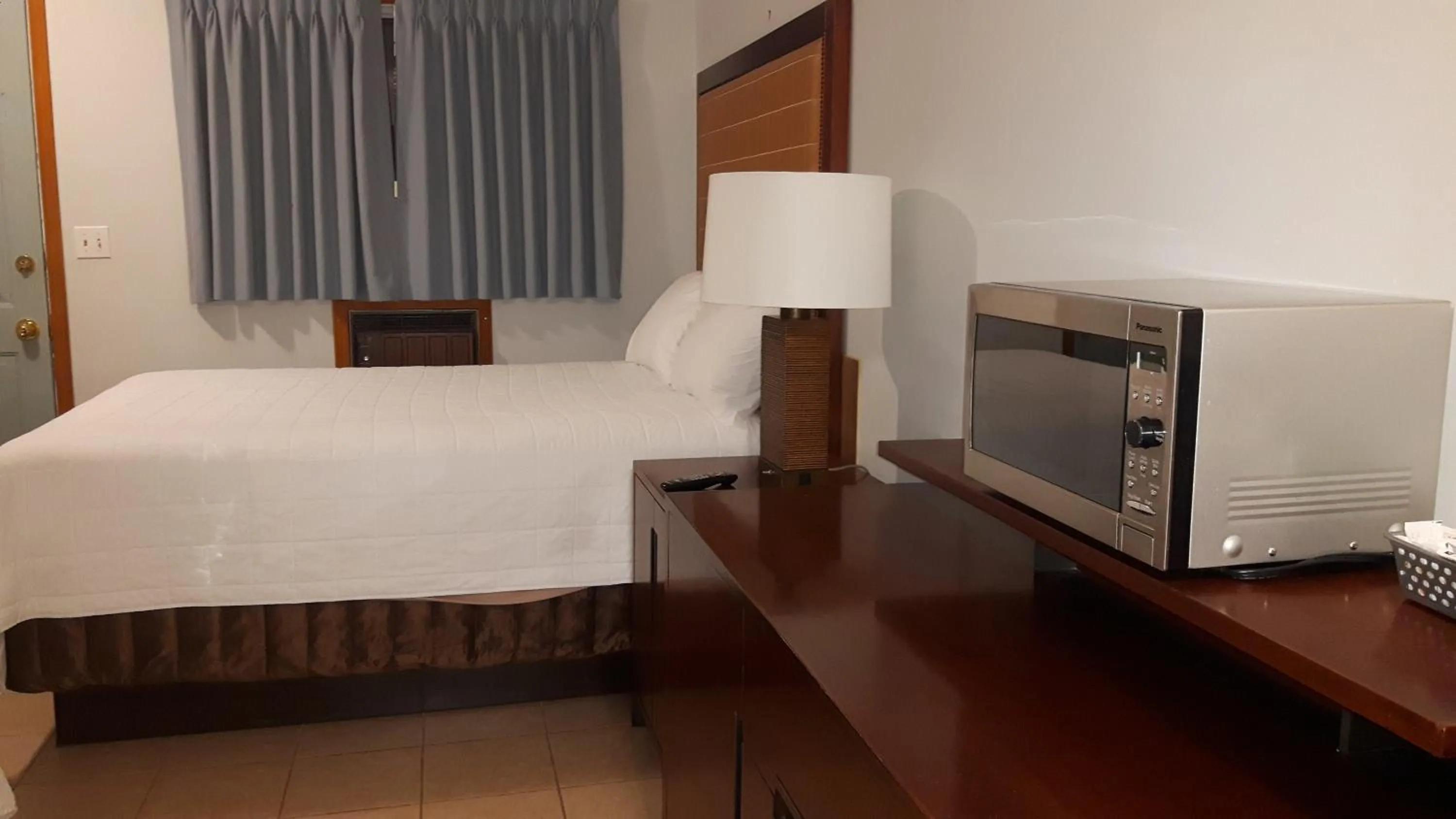 Standard Double Room in Edgewater Inn