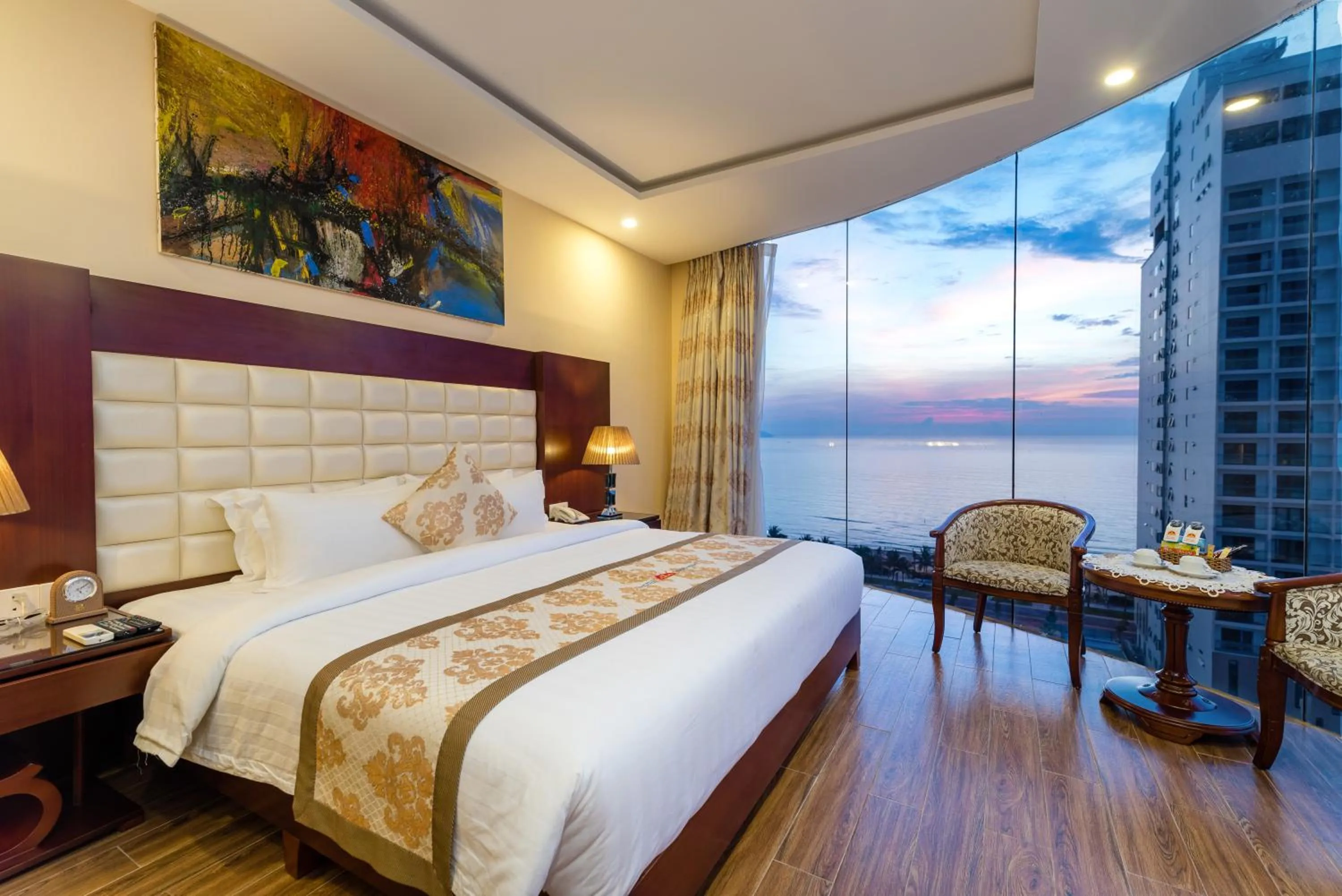 King Room with Sea View in Nhat Minh Hotel and Apartment