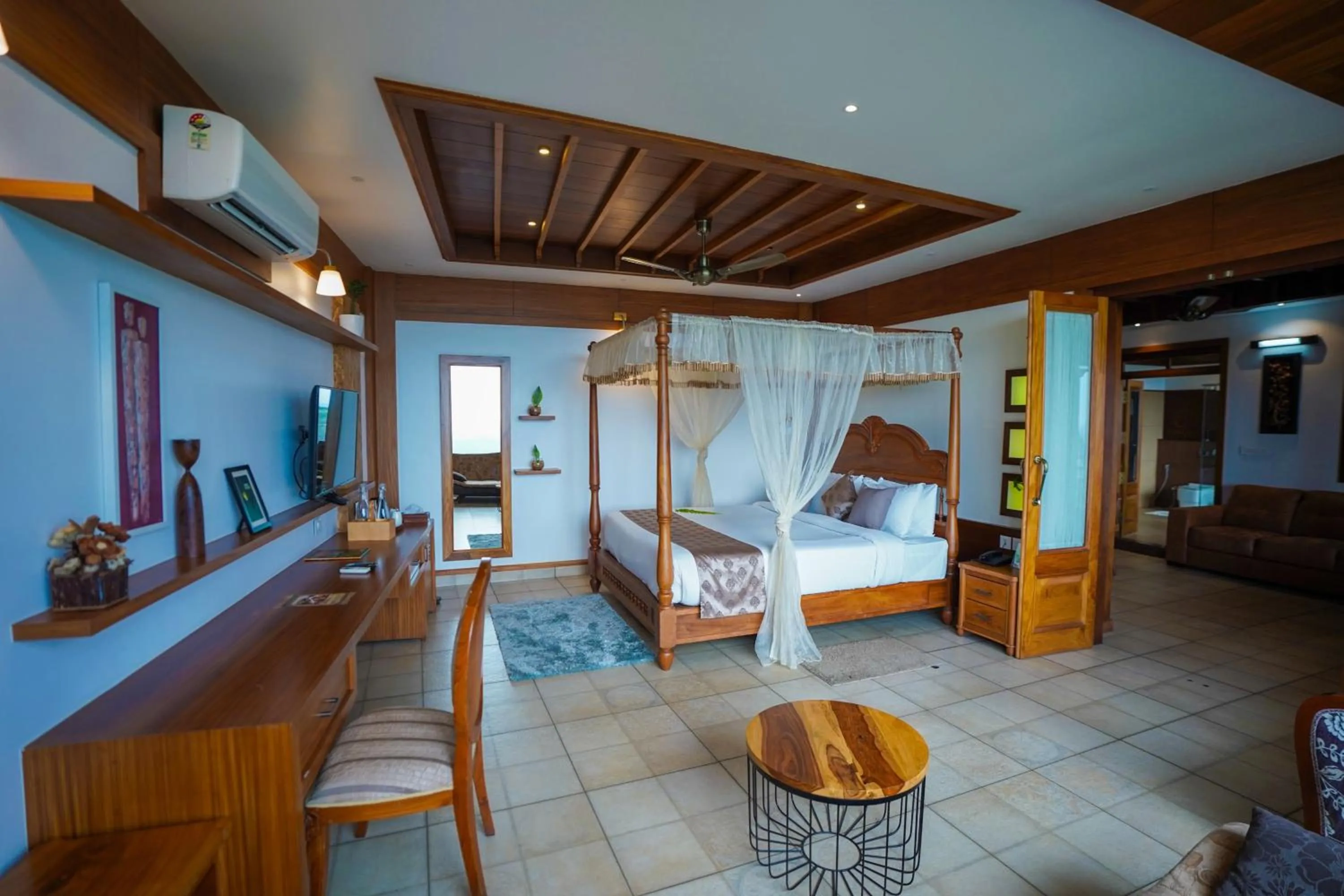 Spa Jacuzzi Suite in Mount Xanadu Resorts