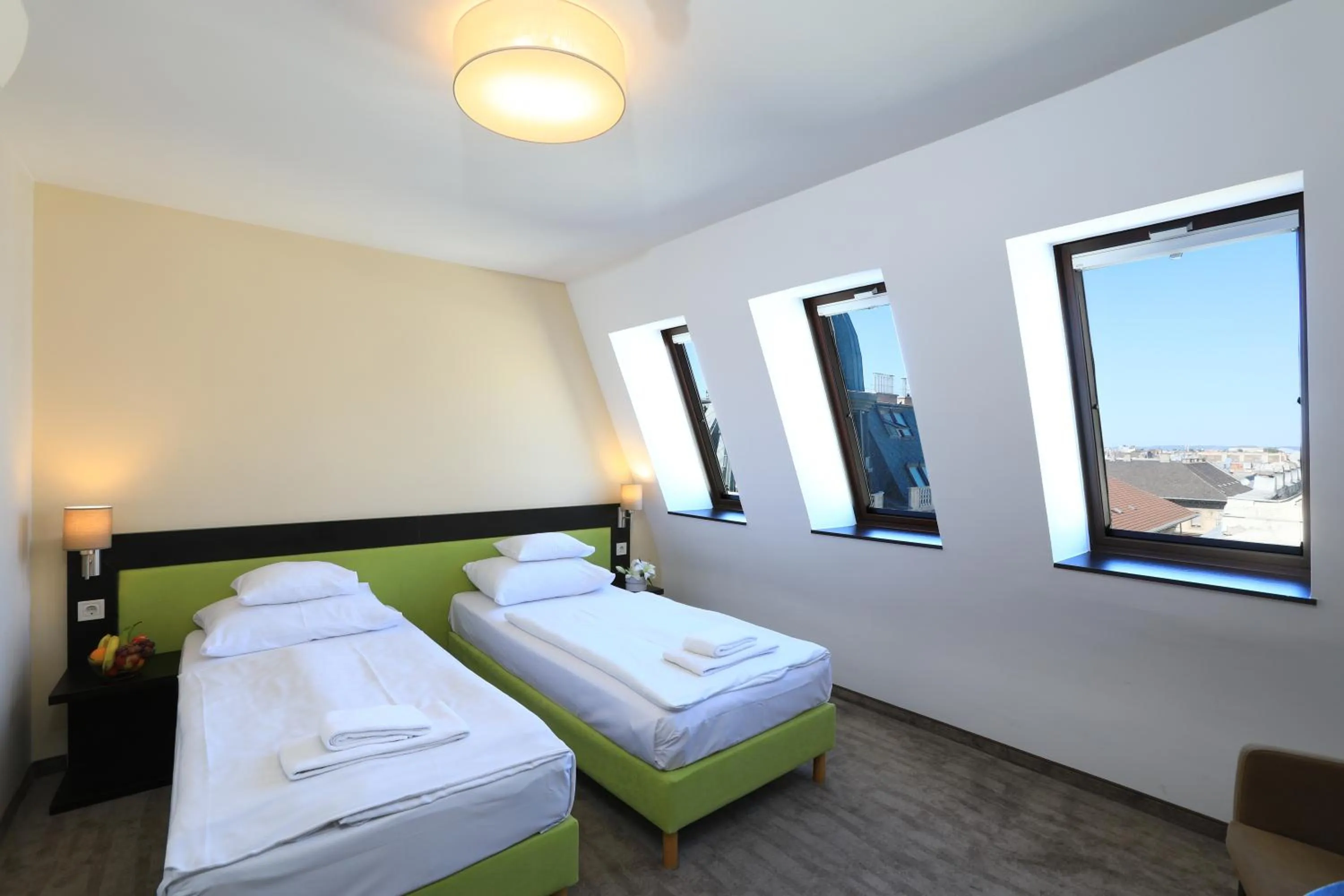 Economy Twin Room in Medos Hotel