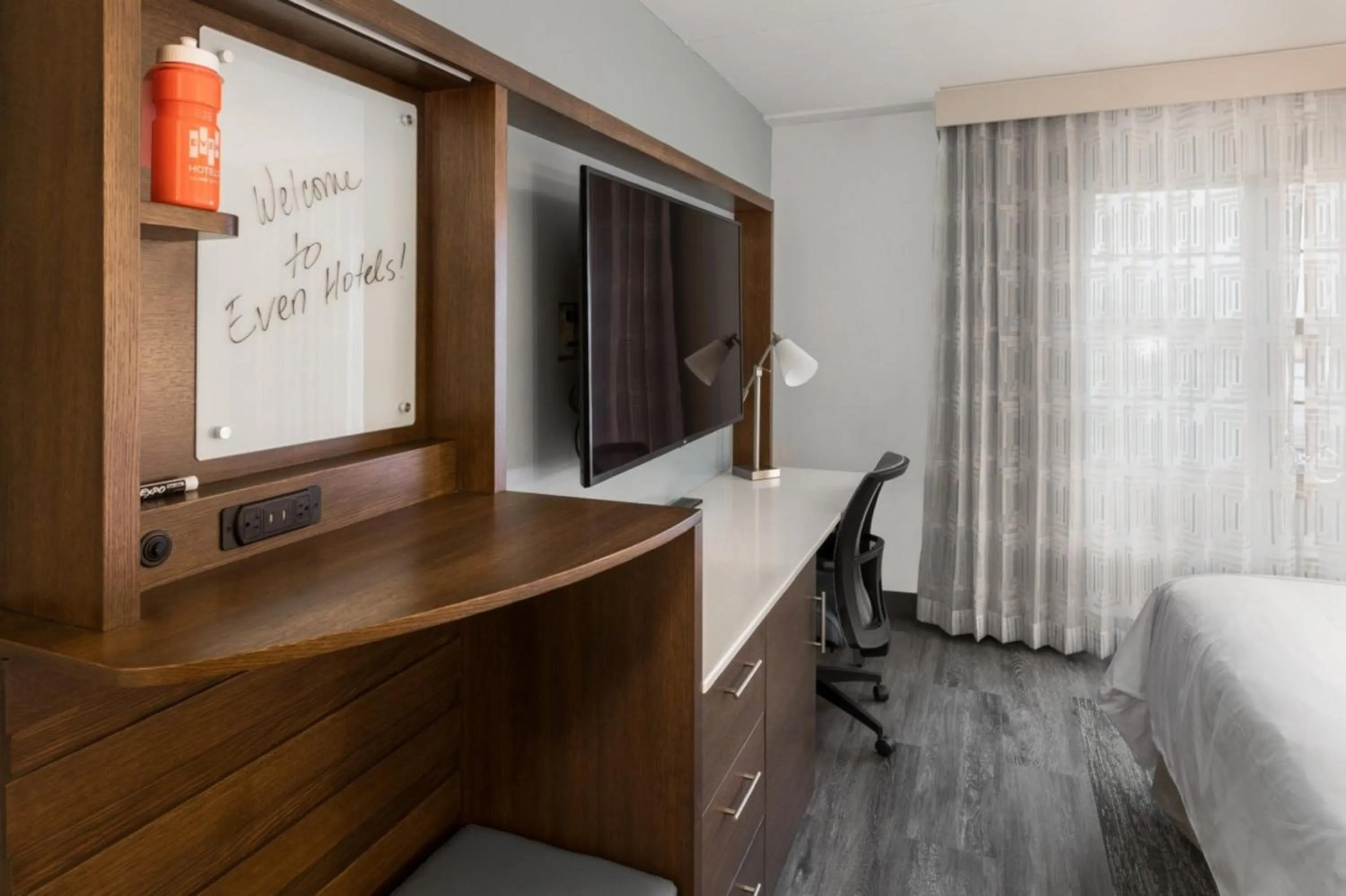 Standard Room in EVEN Hotel Chicago - Tinley Park - Convention Center by IHG