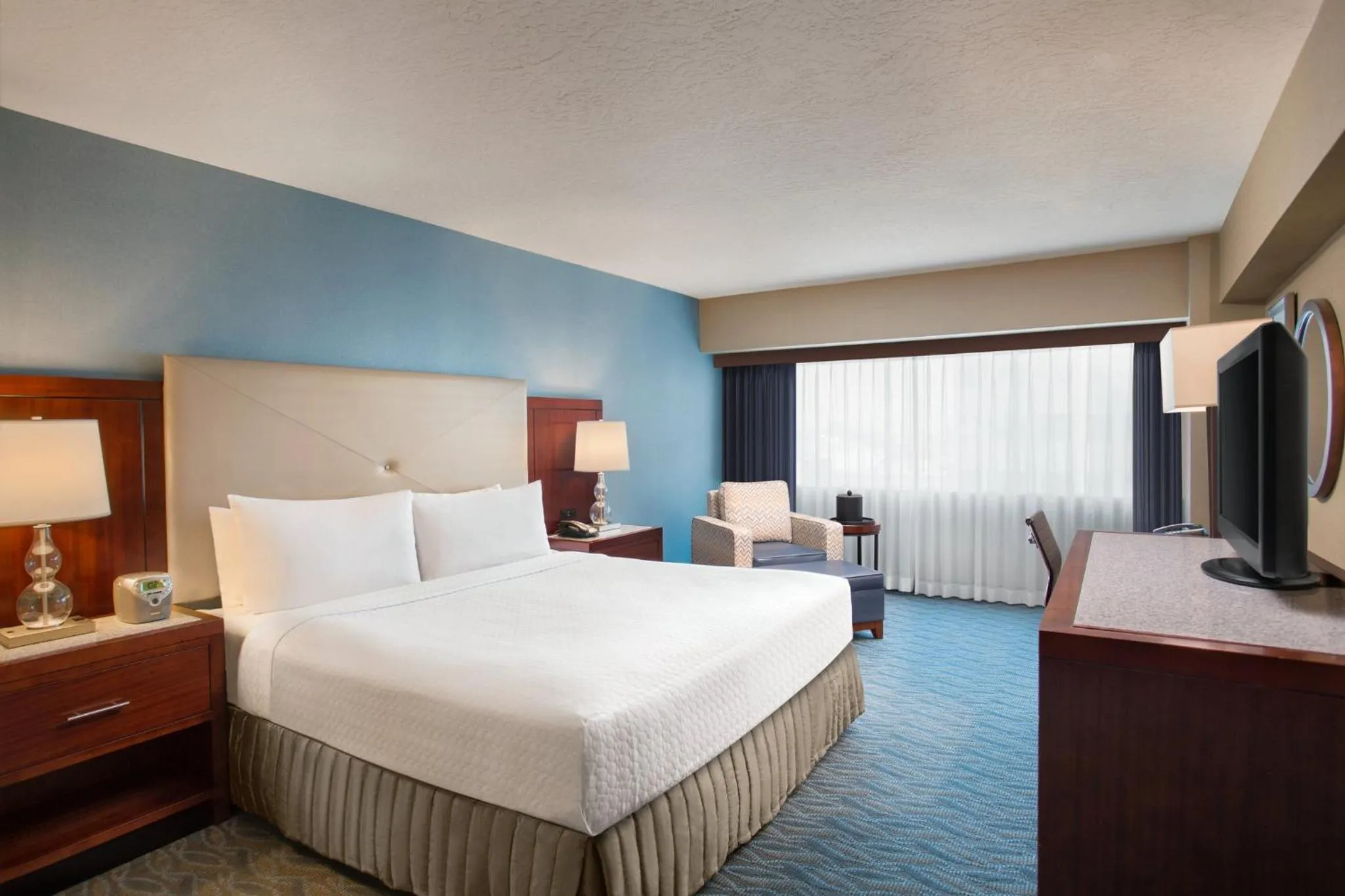 Junior King Suite in Crowne Plaza Hotel Los Angeles Harbor by IHG