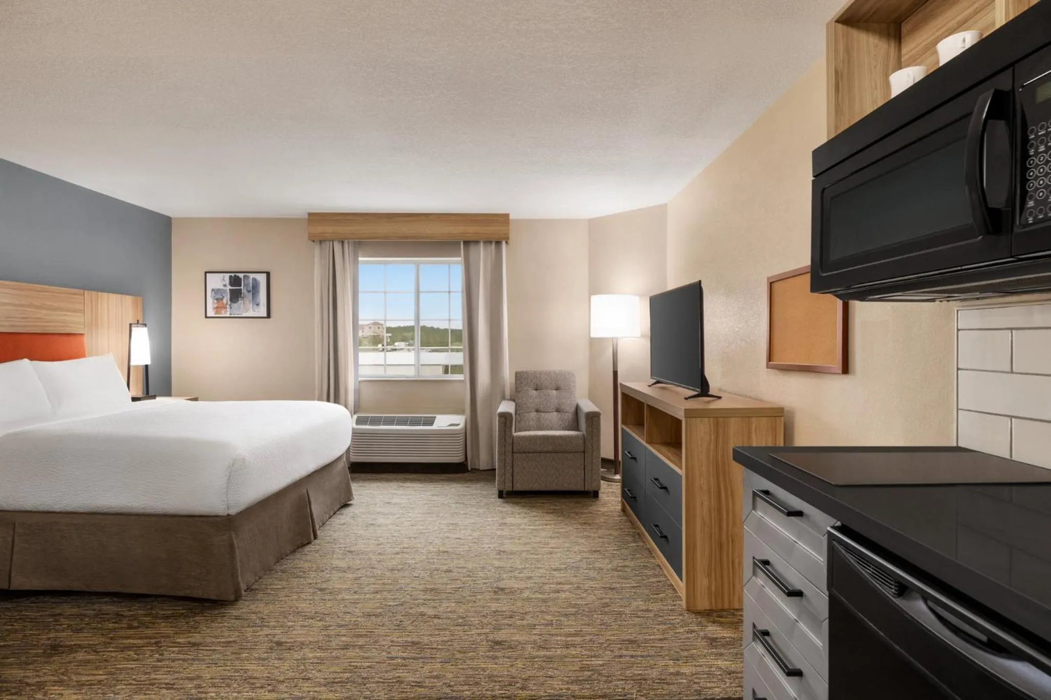 Queen Room with Hearing Mobility Accessible Tub in Candlewood Suites-Augusta by IHG
