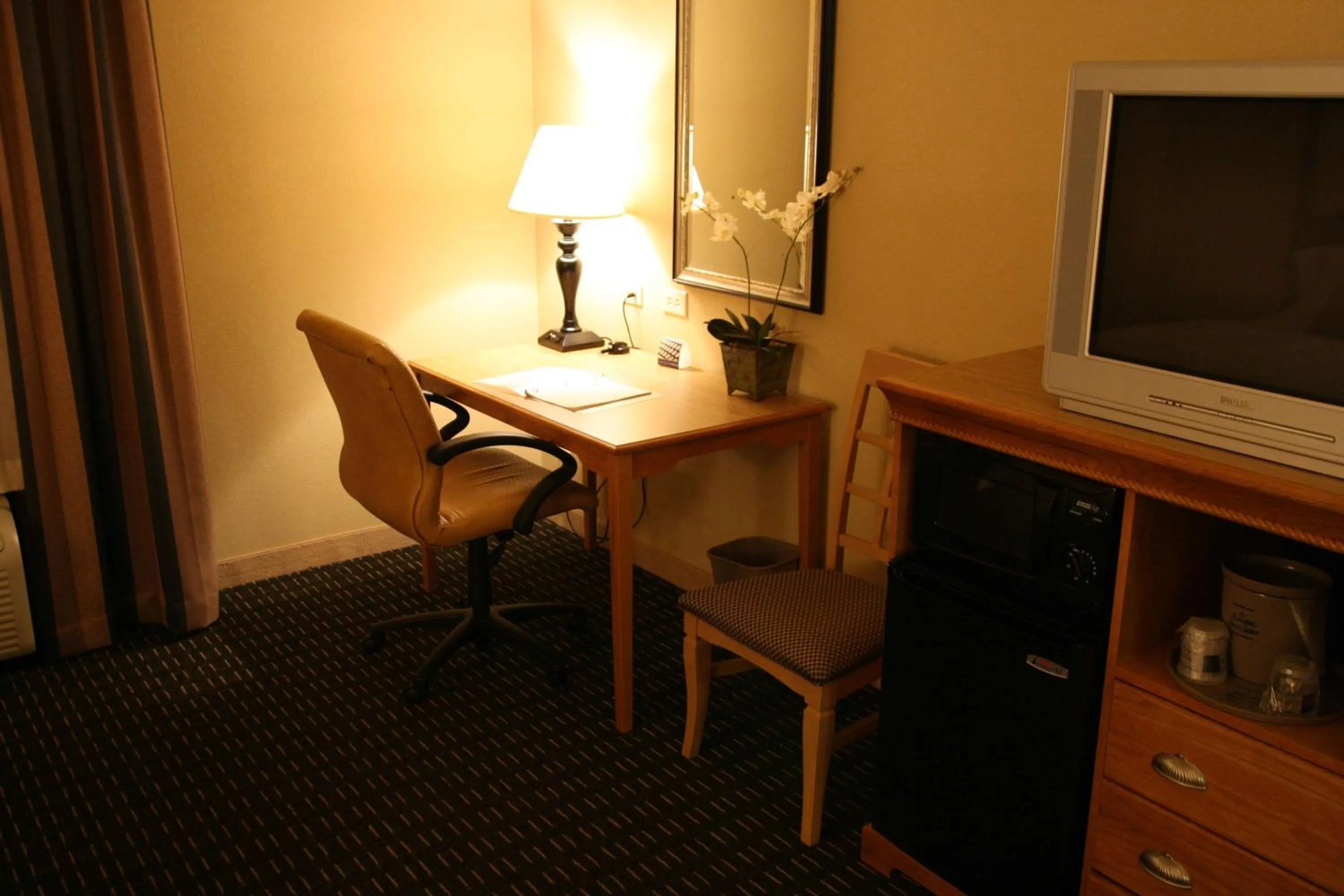 Queen Room with Two Queen Beds - Mobility and Hearing Access/Non-Smoking in Hampton Inn & Suites Mobile Providence Park/Airport