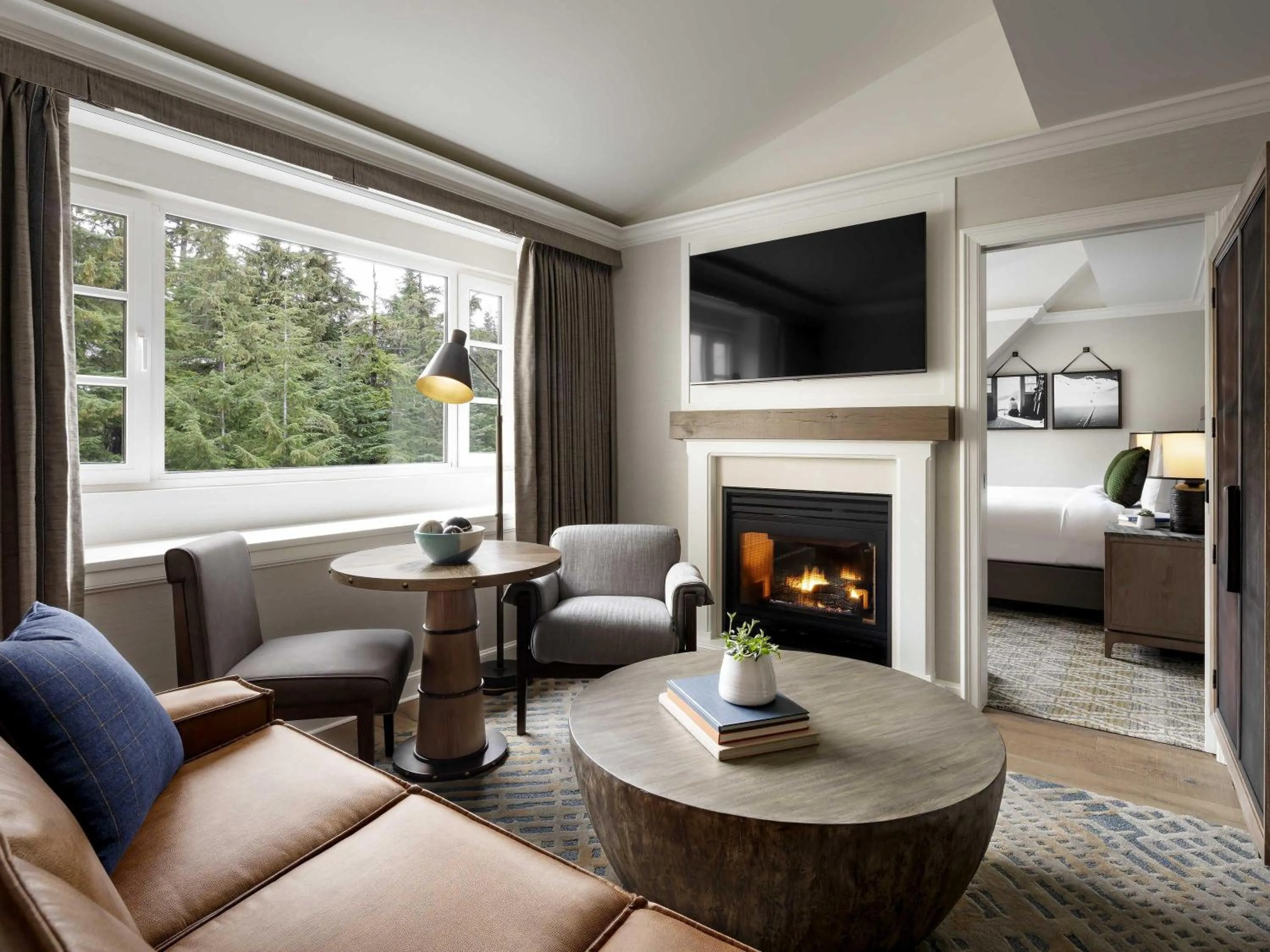 Fairmont Gold Junior King Suite - Executive Lounge in Fairmont Chateau Whistler