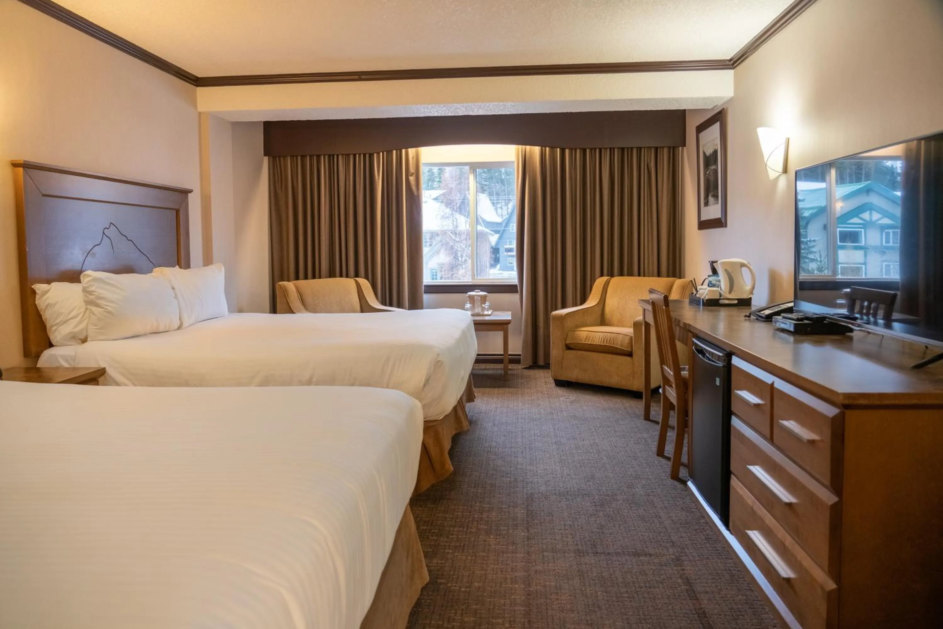 Superior Two Queen Room in The Rundlestone Lodge