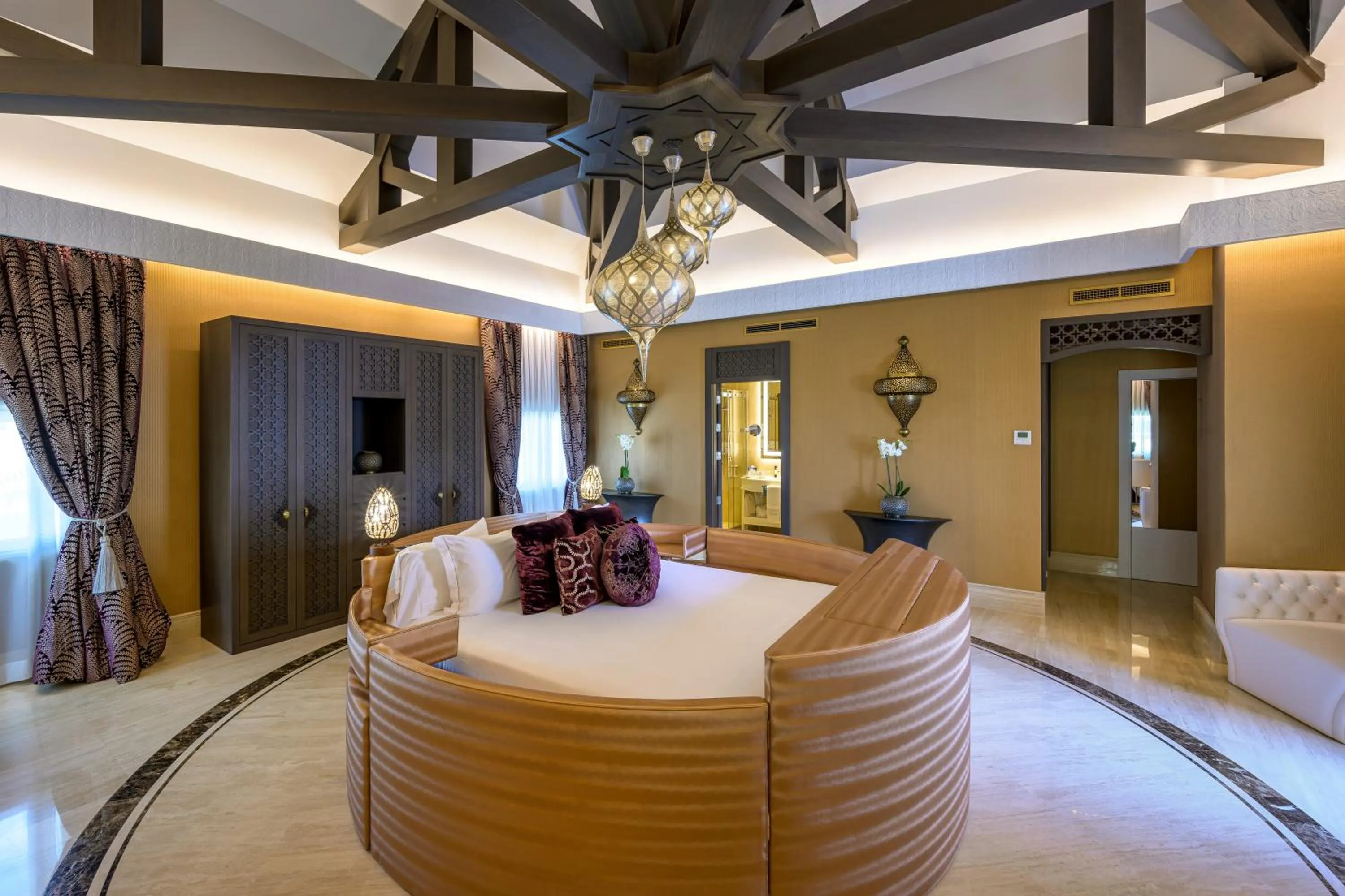 Crown Suite in Gran Hotel Miramar GL