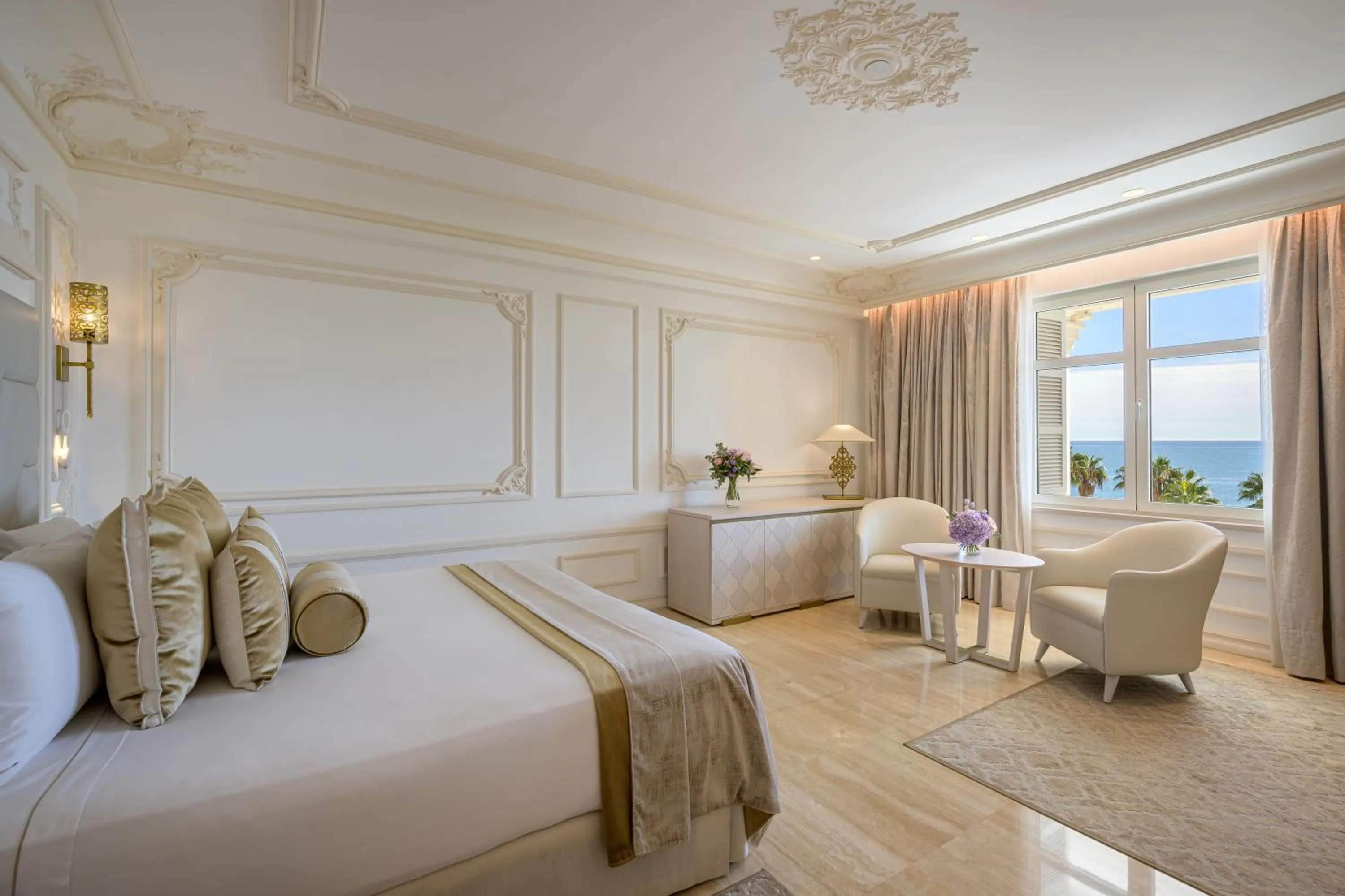 Deluxe Triple Room with Sea View in Gran Hotel Miramar GL