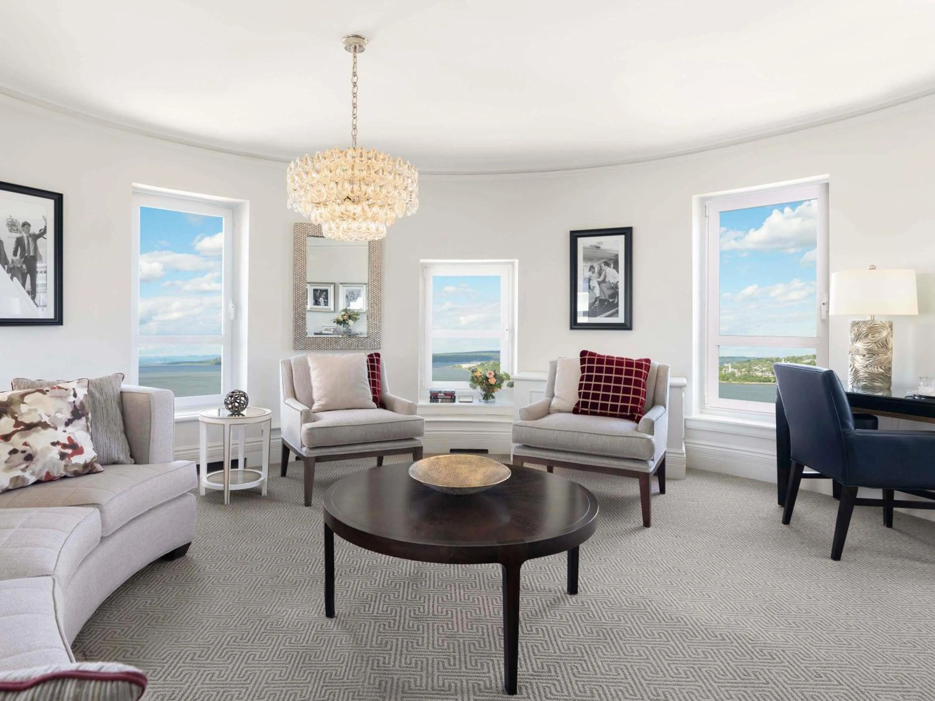 Suite Trudeau Trudeau Two Bedroom Suite with River View in Fairmont Le Chateau Frontenac