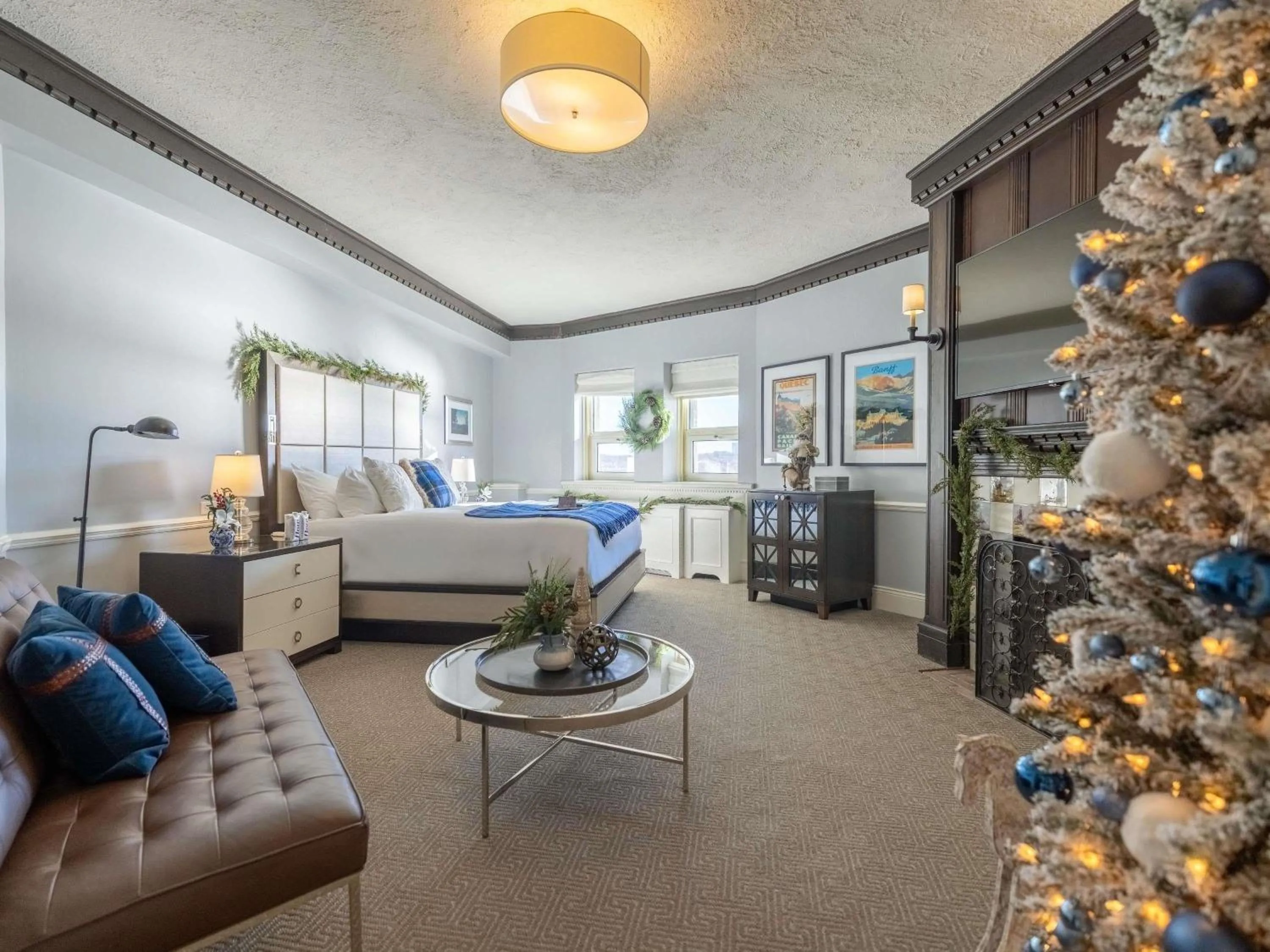 Suite Van Horne One Bedroom Suite with River View in Fairmont Le Chateau Frontenac