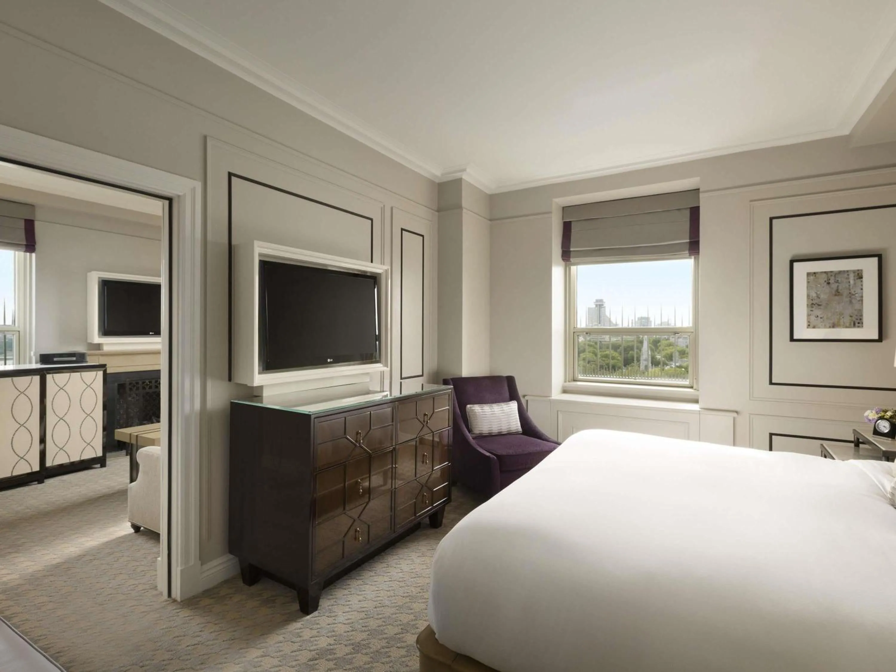 Fairmont Gold Junior Suite with River or City View in Fairmont Le Chateau Frontenac