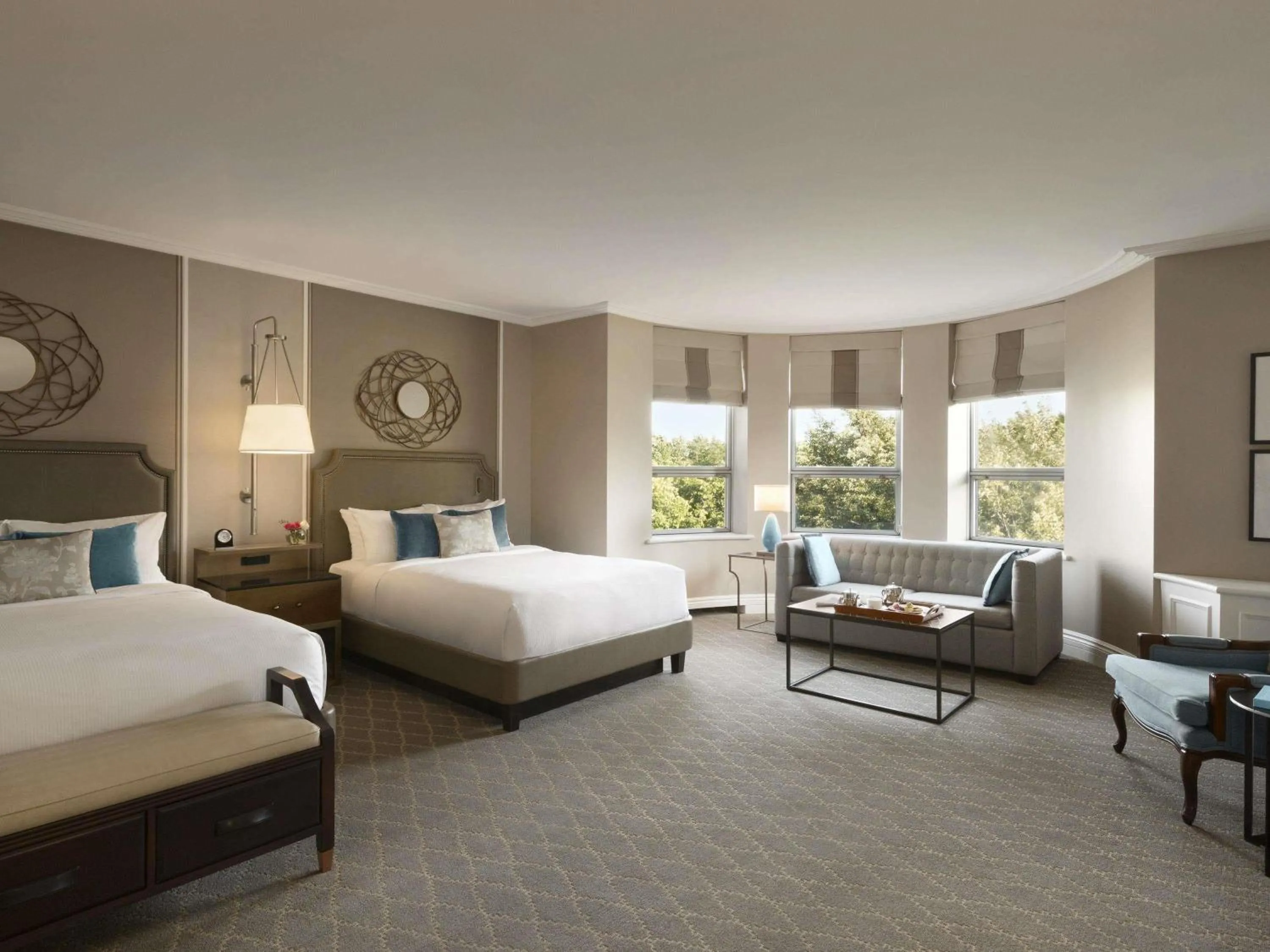 Signature  Double Room with Two Double Beds and Bathtub in Fairmont Le Chateau Frontenac