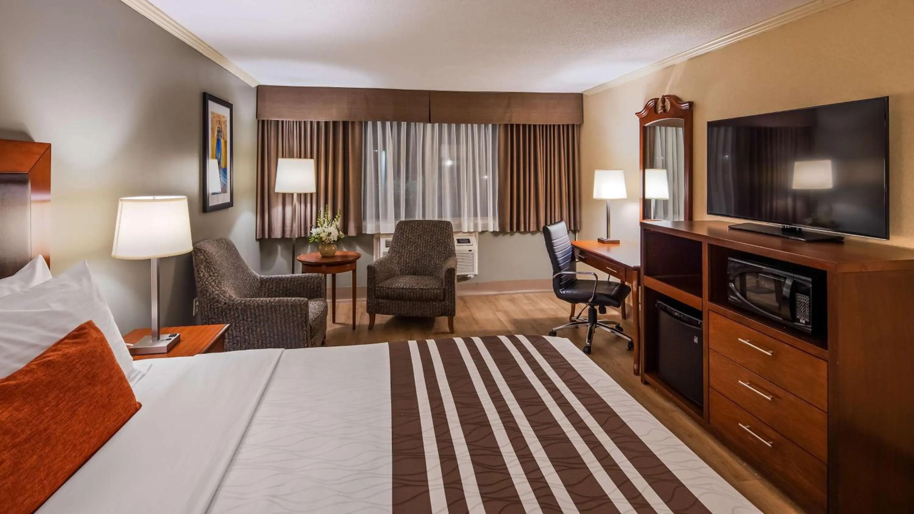 Queen Room - Non-Smoking in Best Western Plus Ottawa City Centre