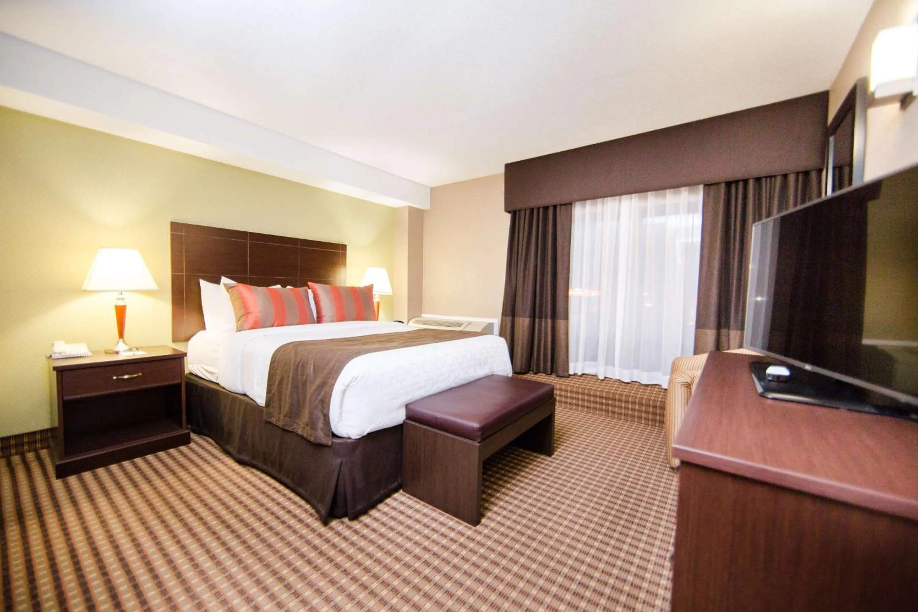 King Suite in Best Western Plus Ottawa Kanata Hotel and Conference Centre