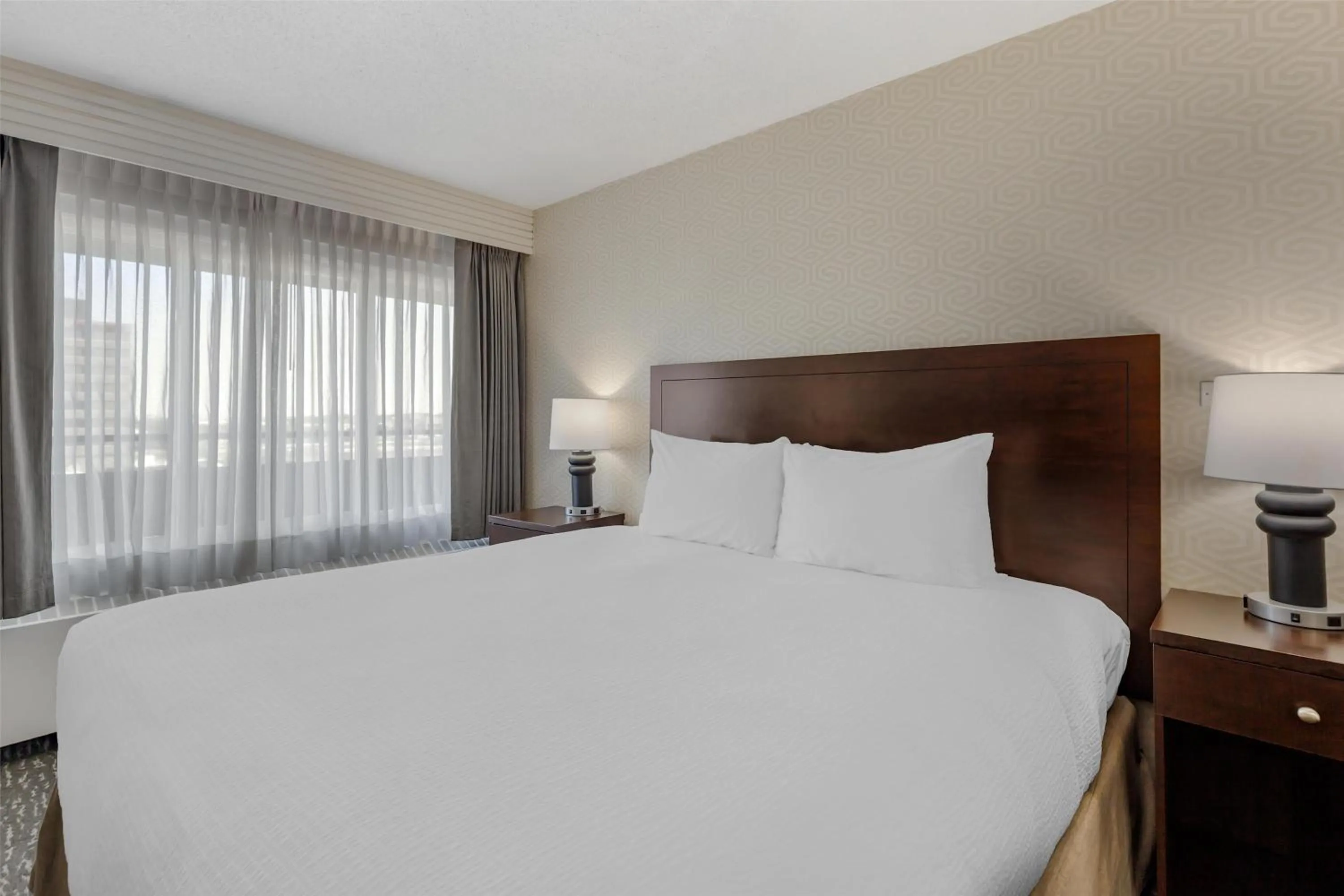 King Suite with Bunk Beds - Non-Smoking in Best Western Cedar Park Inn