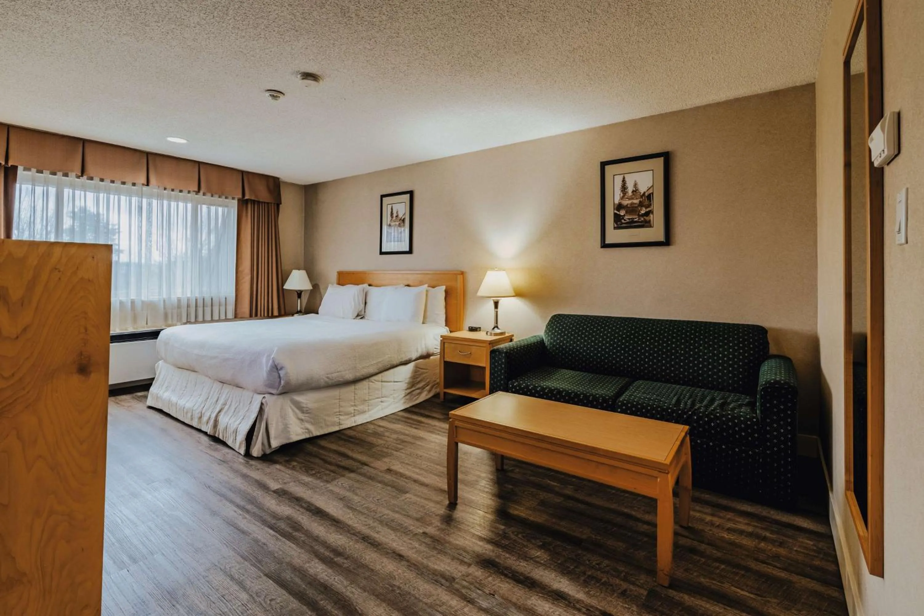 King Room - Non-Smoking in SureStay Plus by Best Western Coquitlam
